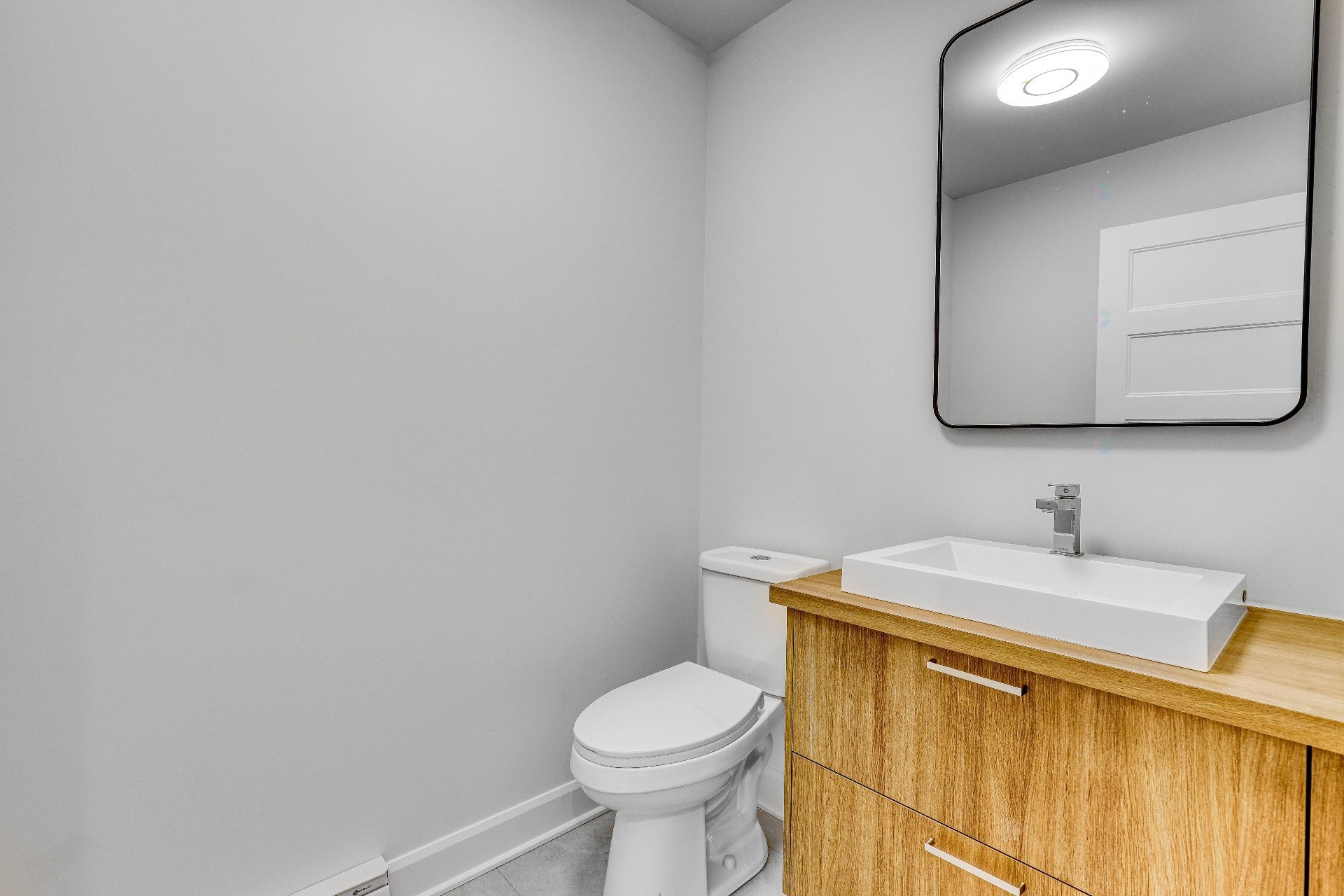 









4199


Rue Quevillon

,
Longueuil (Saint-Hubert),




QC
J3Y2T9

