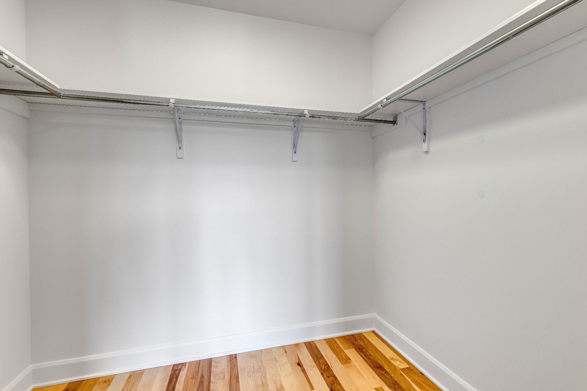 









4199


Rue Quevillon

,
Longueuil (Saint-Hubert),




QC
J3Y2T9


