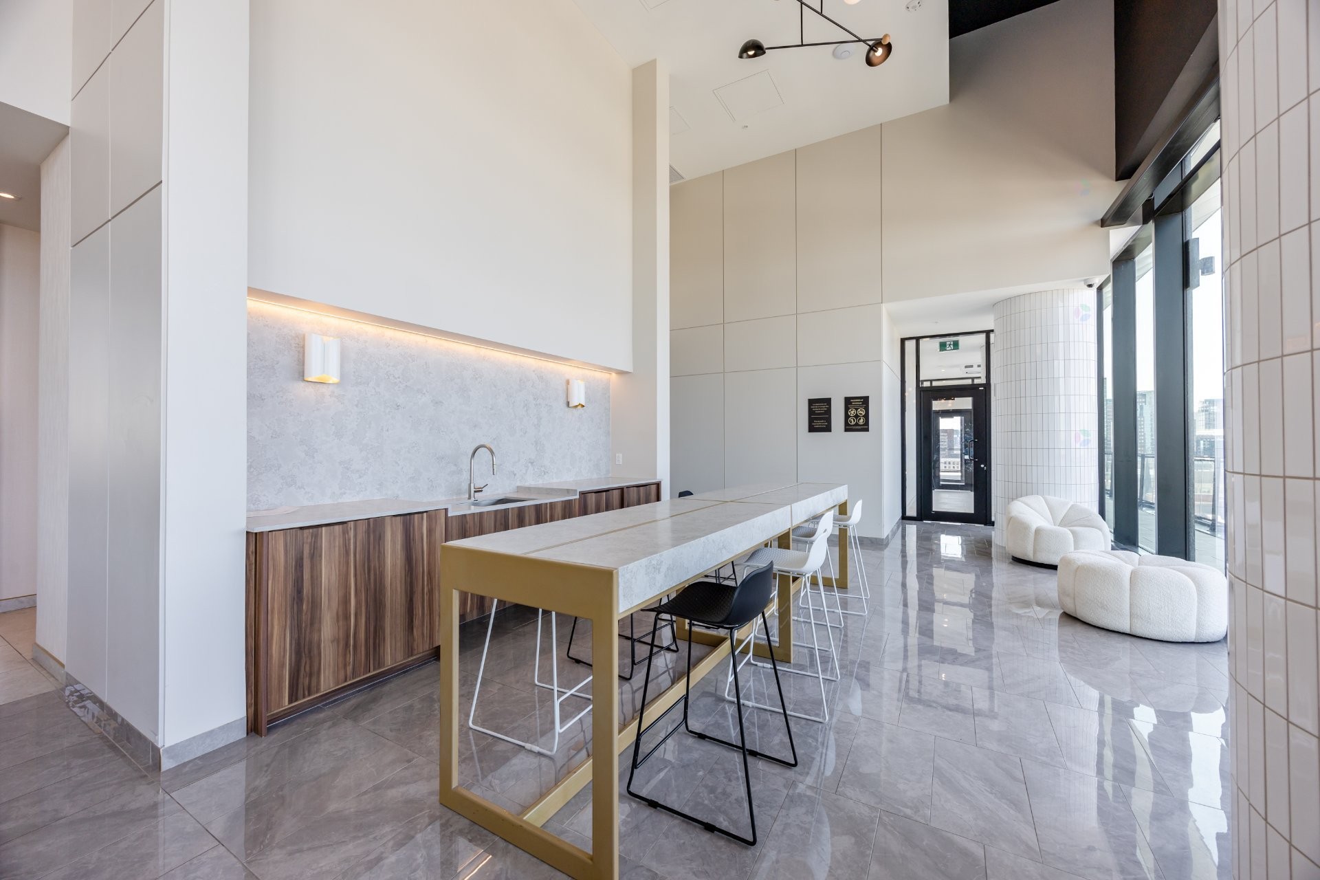 









1245


Rue De Bleury

, 3208,
Montréal (Ville-Marie),




QC
H3B0C2

