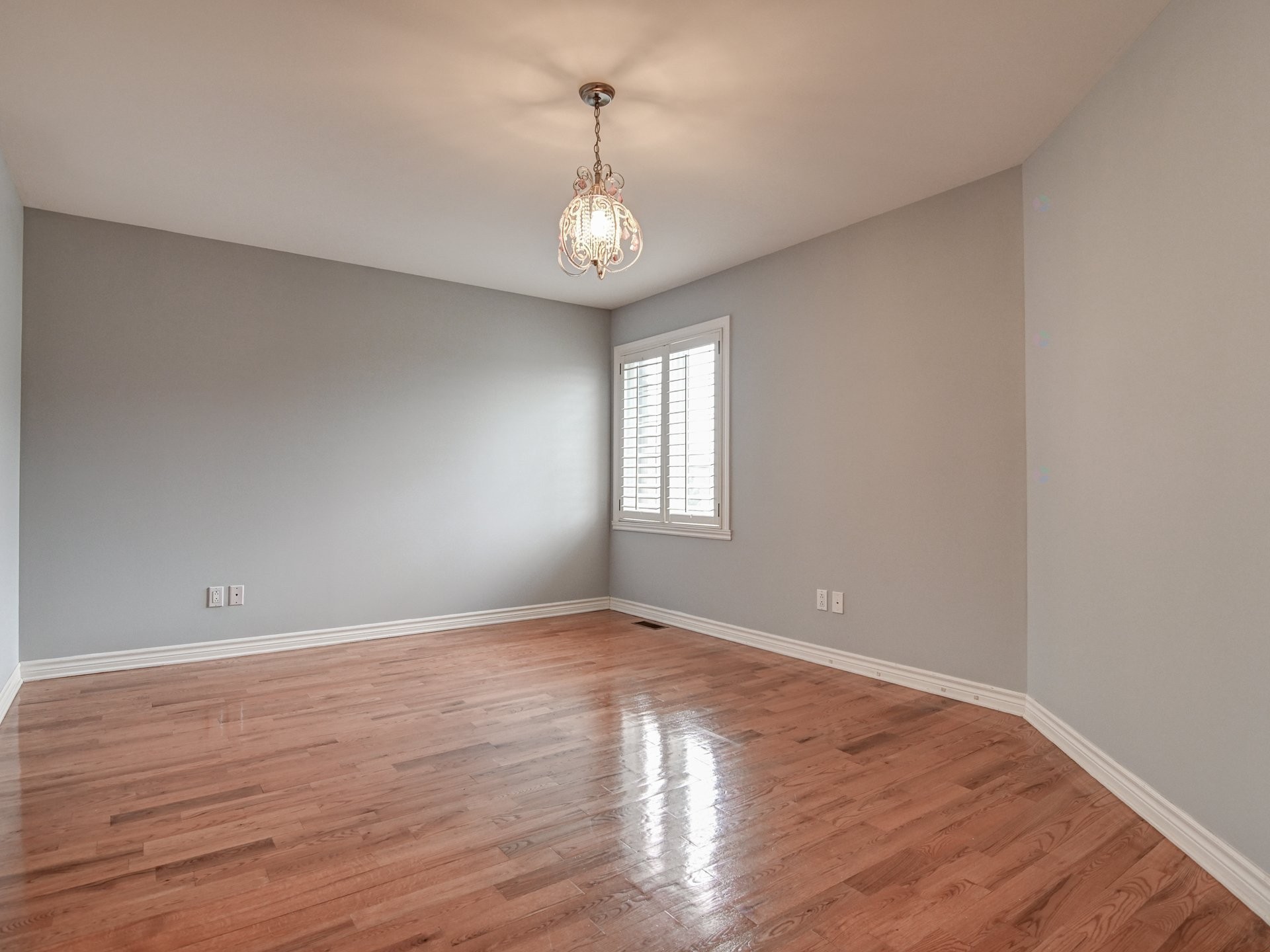 









3560


Rue de Loreto

,
Brossard,




QC
J4Y3J7

