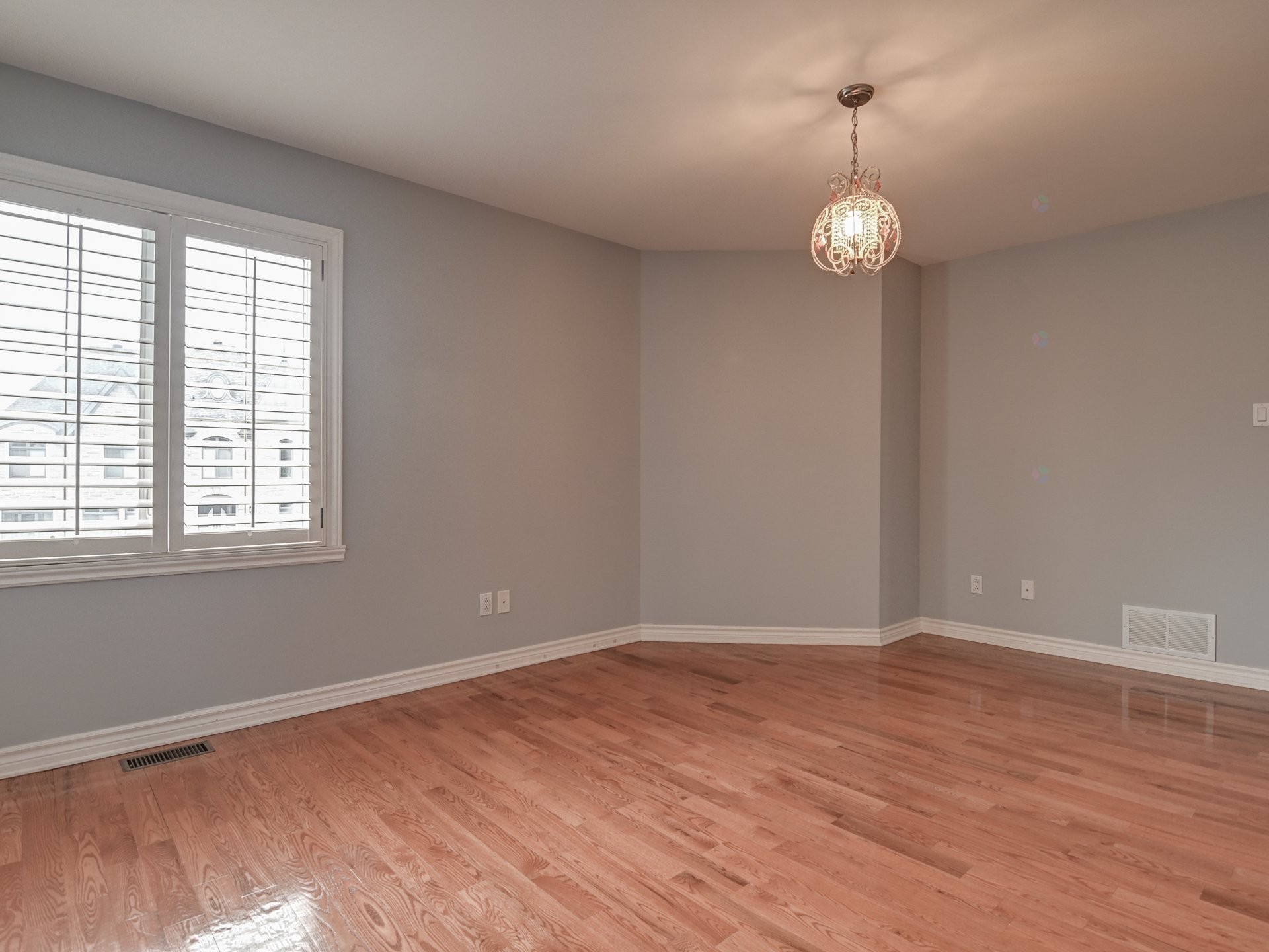 









3560


Rue de Loreto

,
Brossard,




QC
J4Y3J7

