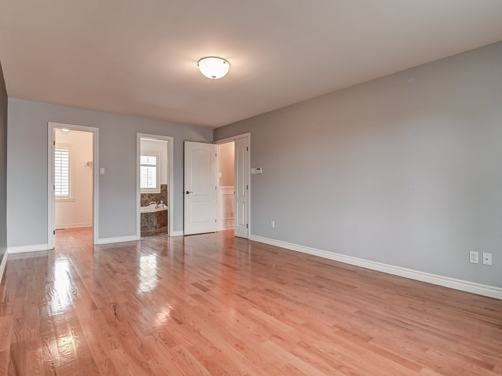 









3560


Rue de Loreto

,
Brossard,




QC
J4Y3J7

