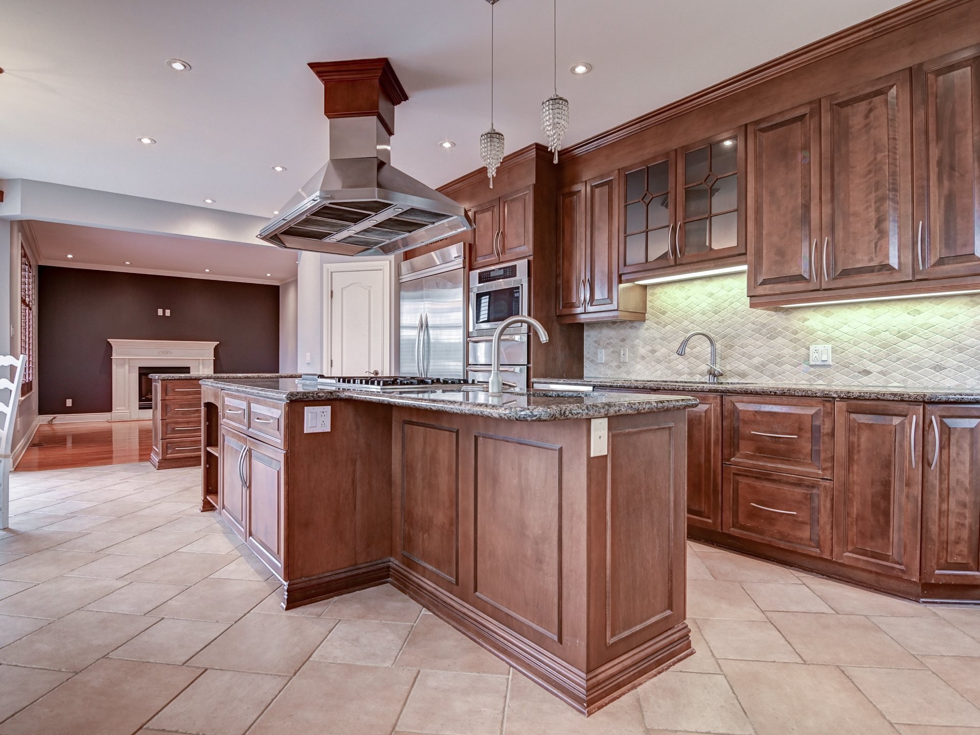 









3560


Rue de Loreto

,
Brossard,




QC
J4Y3J7

