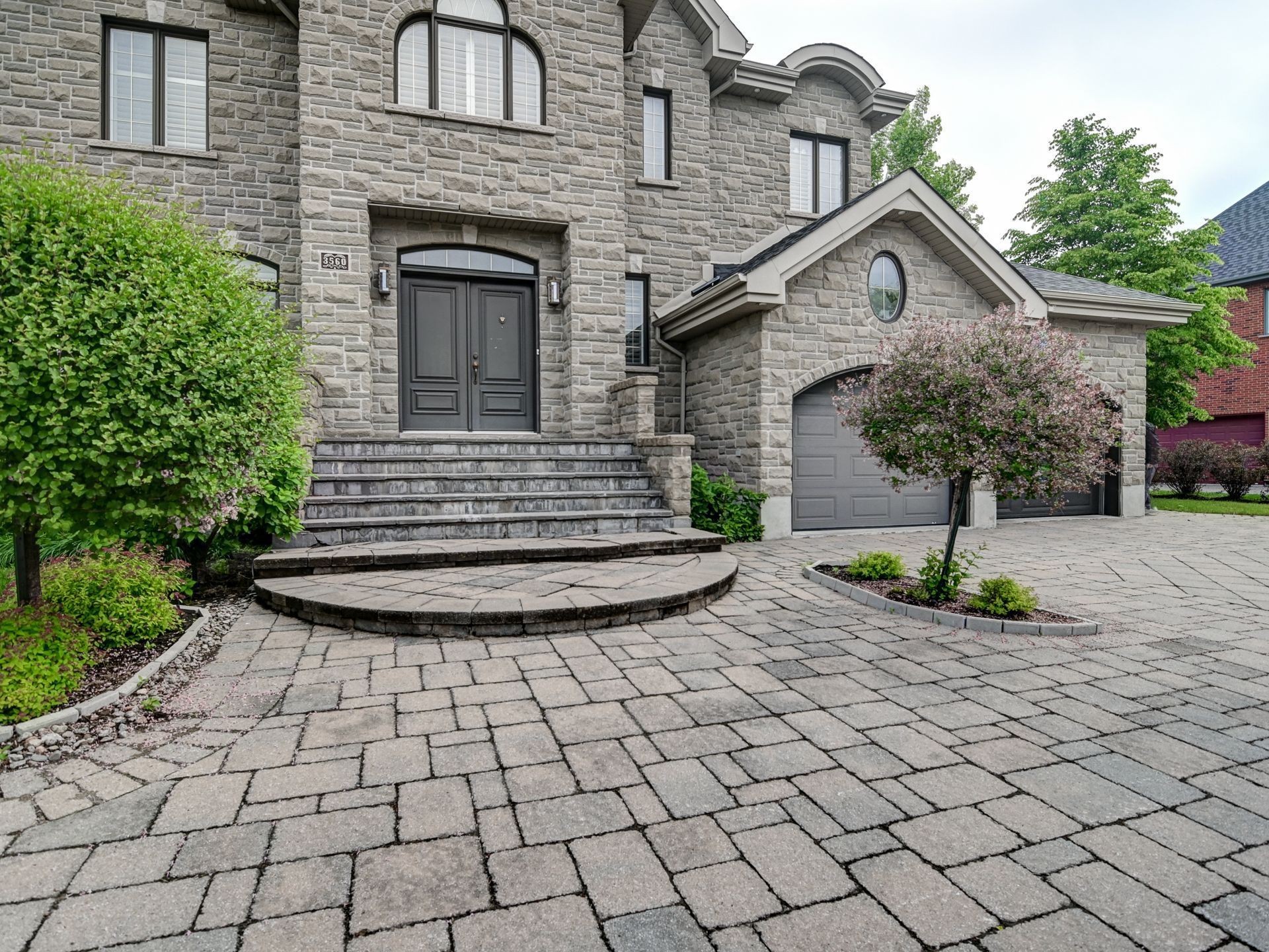 









3560


Rue de Loreto

,
Brossard,




QC
J4Y3J7

