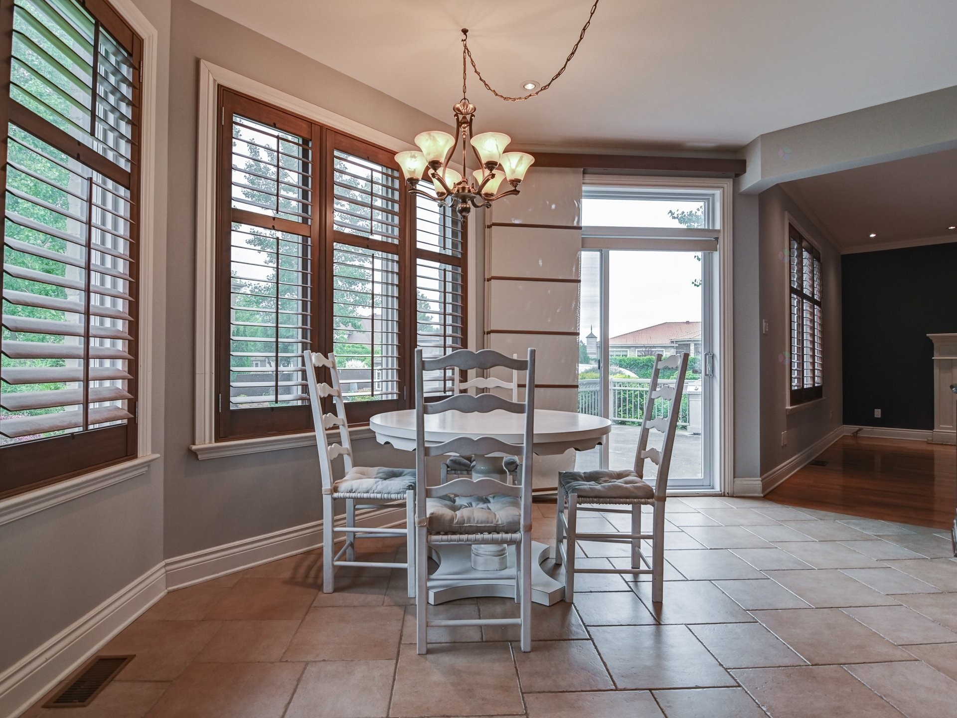 









3560


Rue de Loreto

,
Brossard,




QC
J4Y3J7

