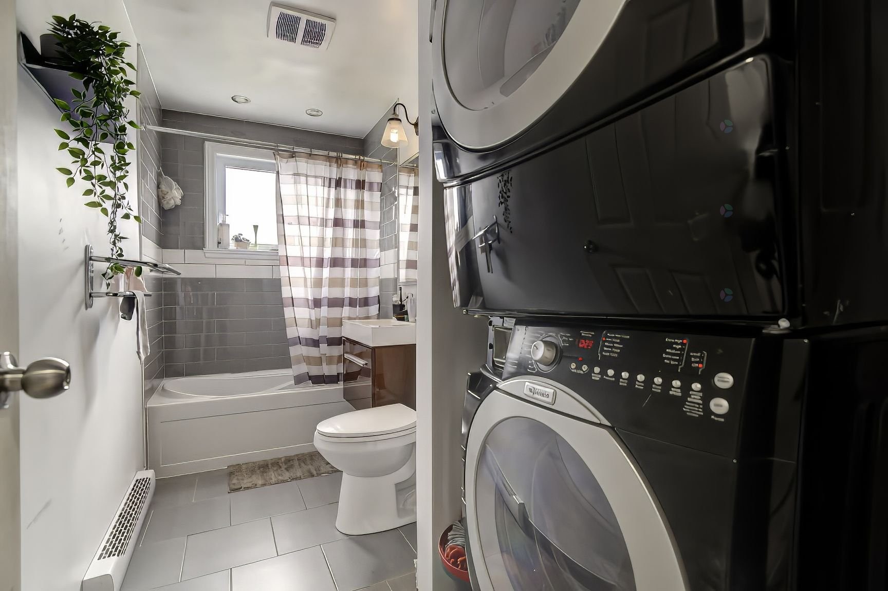 









14192


Rue Forsyth

,
Montréal (Rivière-des-Prairies/Pointe-aux-Trembles),




QC
H1A1G9

