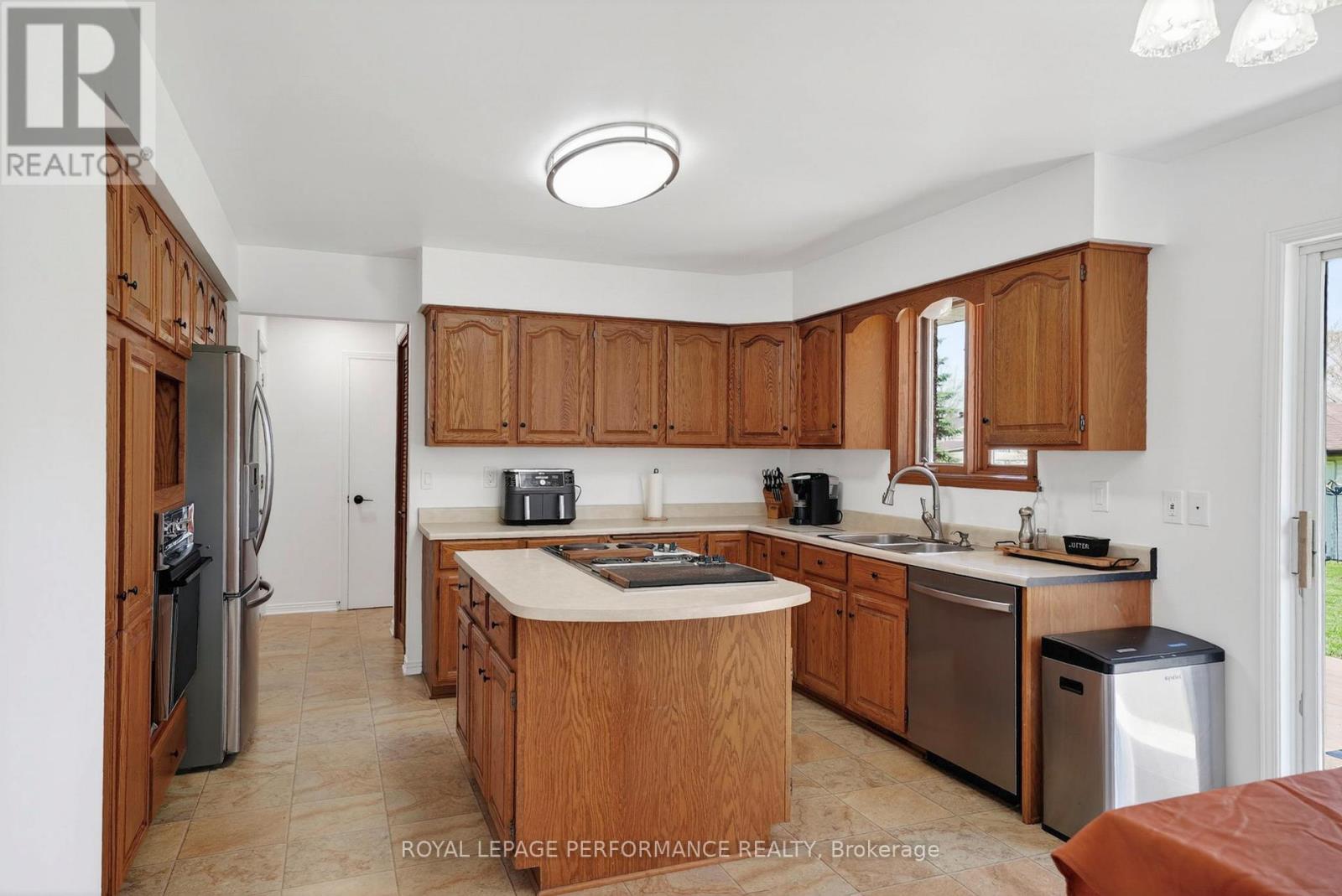 












1793 DEWHURST AVENUE

,
Cornwall,




Ontario
K6J3N1

