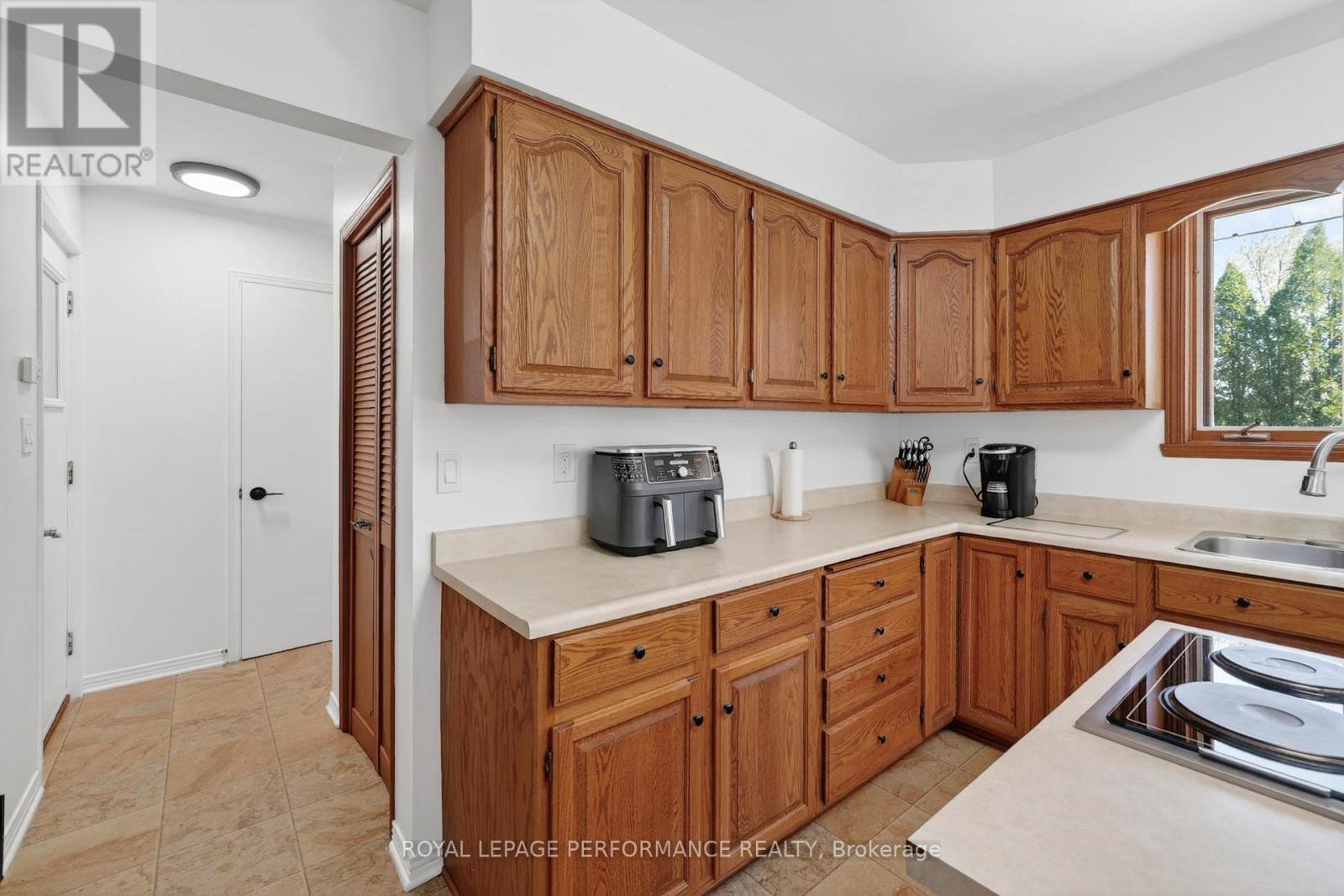 












1793 DEWHURST AVENUE

,
Cornwall,




Ontario
K6J3N1

