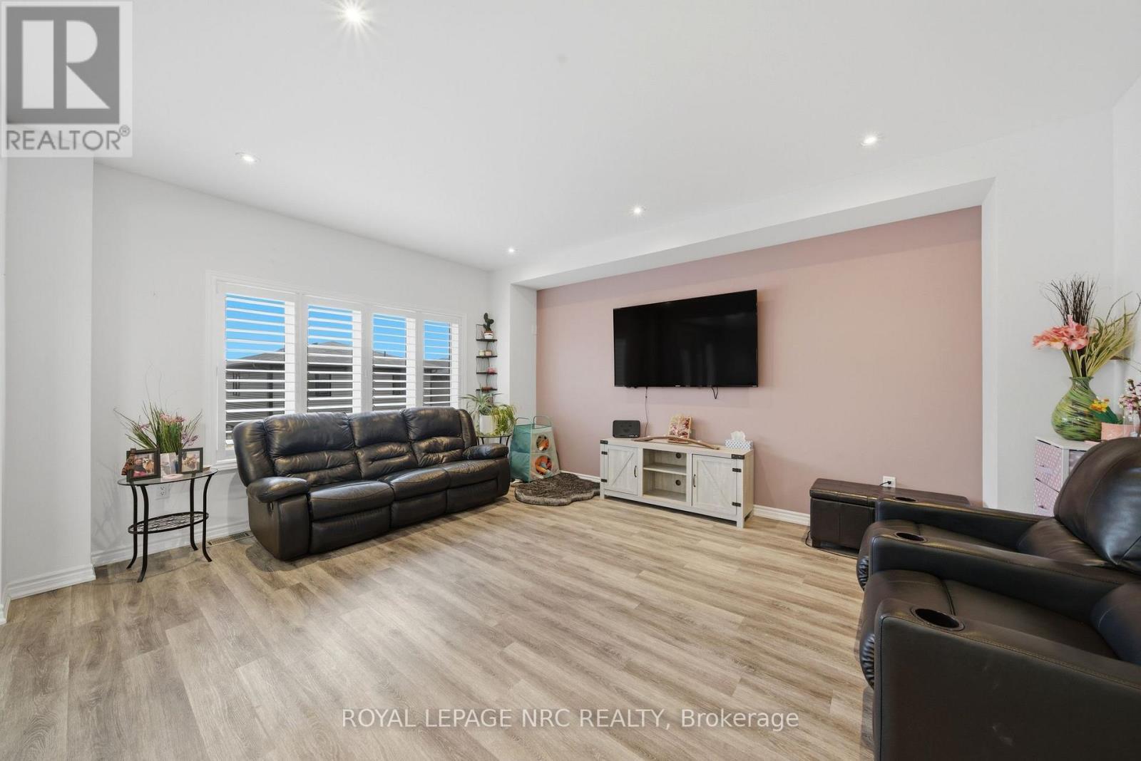 












4071 THOMAS STREET

,
Lincoln (Beamsville),




Ontario
L3J0S5

