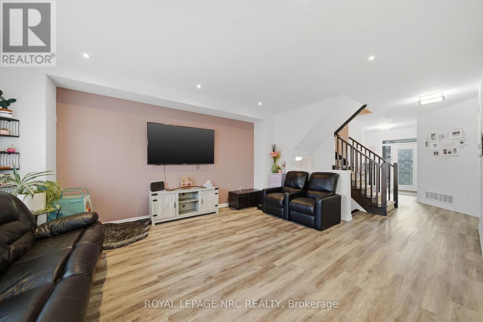 












4071 THOMAS STREET

,
Lincoln (Beamsville),




Ontario
L3J0S5


