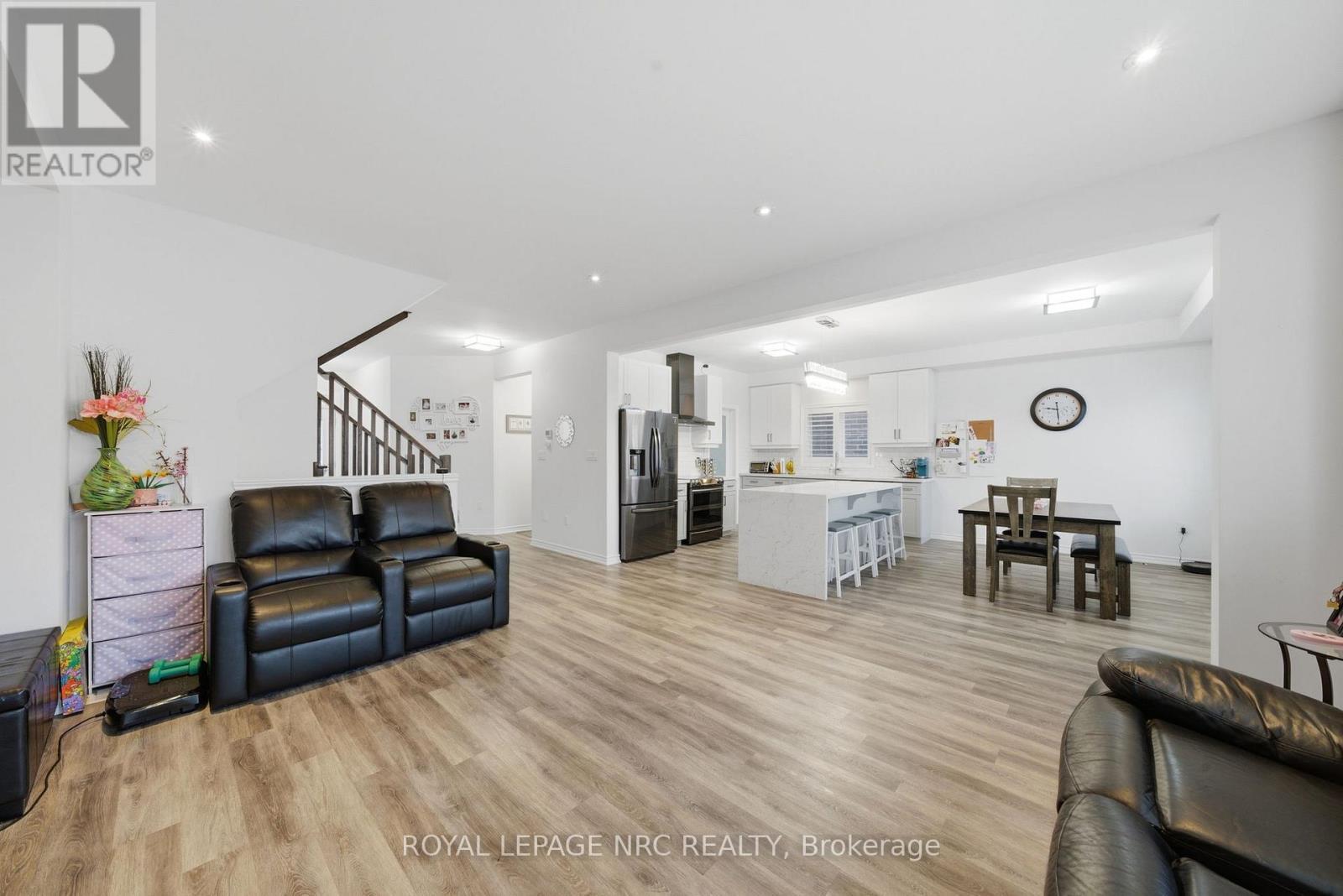 












4071 THOMAS STREET

,
Lincoln (Beamsville),




Ontario
L3J0S5

