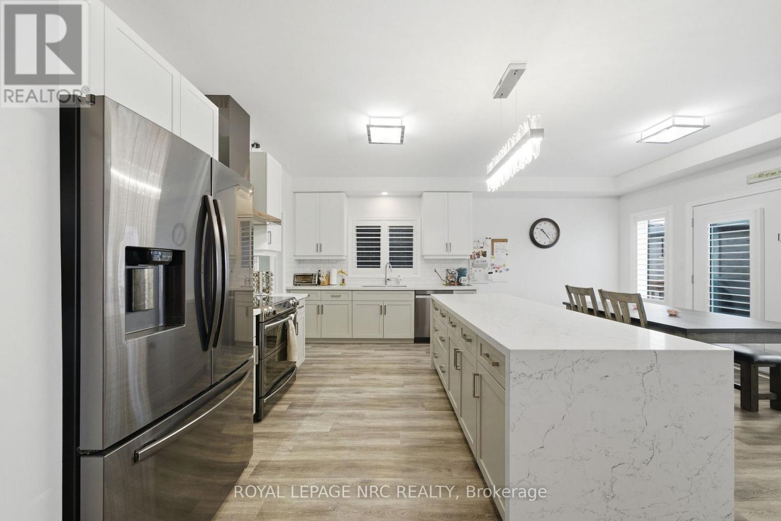 












4071 THOMAS STREET

,
Lincoln (Beamsville),




Ontario
L3J0S5

