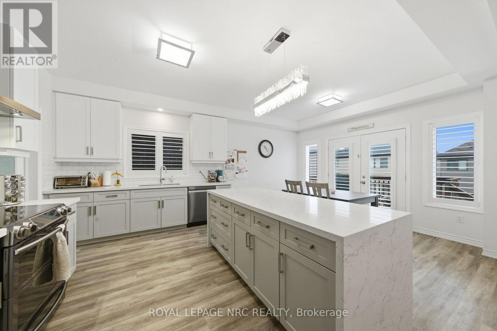 












4071 THOMAS STREET

,
Lincoln (Beamsville),




Ontario
L3J0S5

