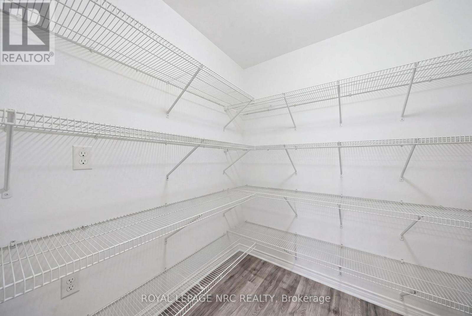 












4071 THOMAS STREET

,
Lincoln (Beamsville),




Ontario
L3J0S5

