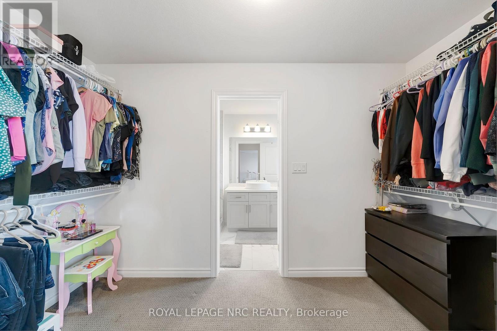 












4071 THOMAS STREET

,
Lincoln (Beamsville),




Ontario
L3J0S5

