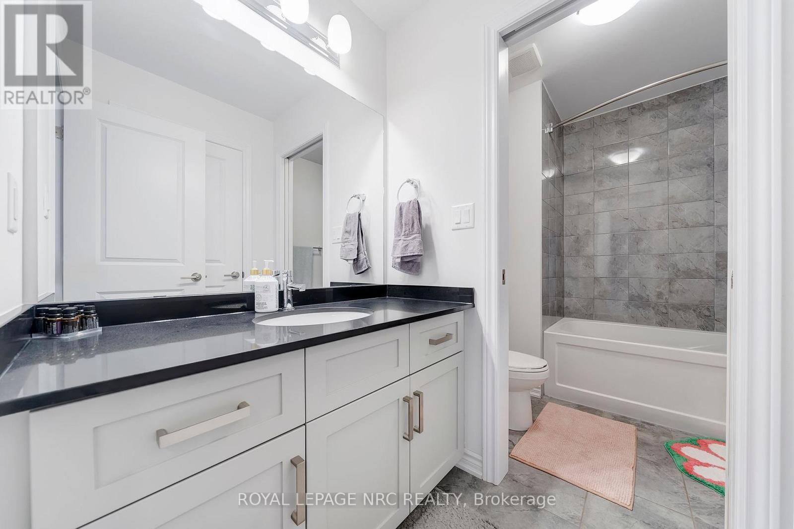 












4071 THOMAS STREET

,
Lincoln (Beamsville),




Ontario
L3J0S5

