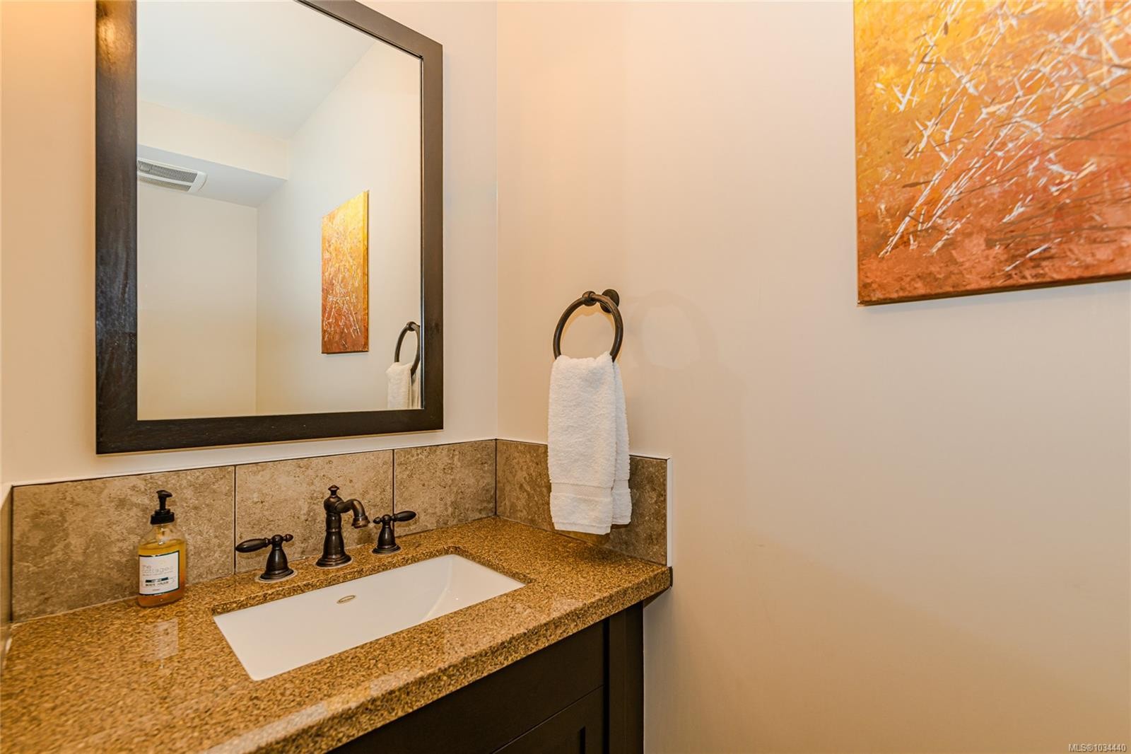 









315


Robinson

Rd, 36,
Salt Spring,




BC
V8K 1P7

