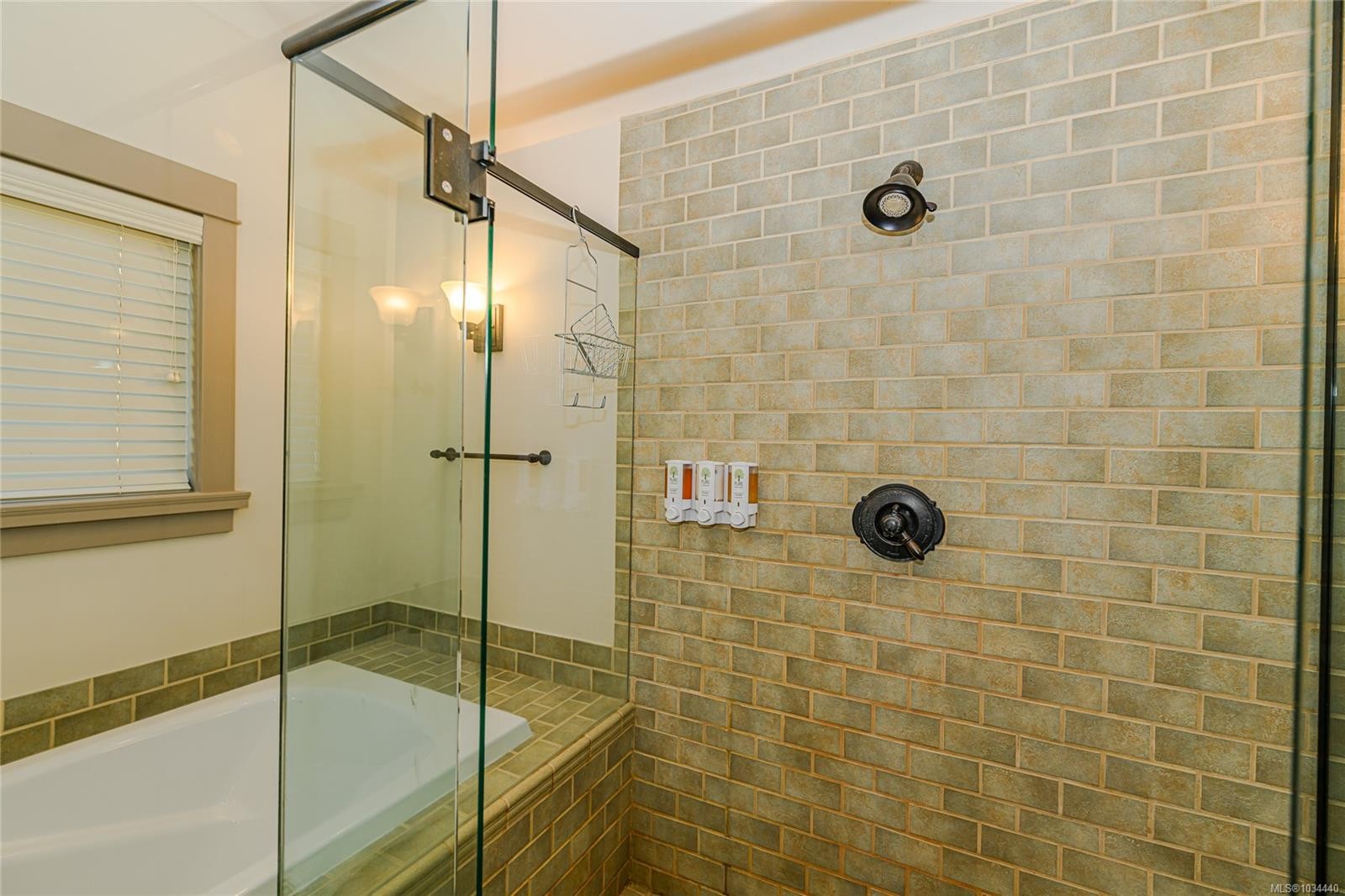 









315


Robinson

Rd, 36,
Salt Spring,




BC
V8K 1P7

