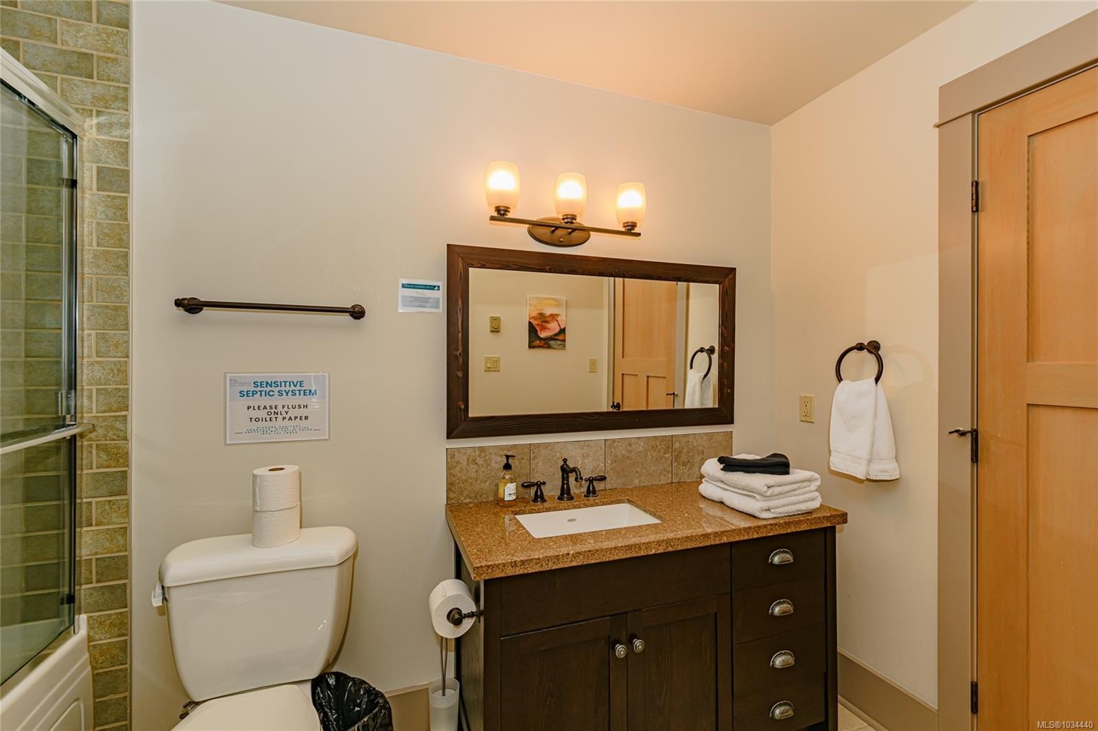 









315


Robinson

Rd, 36,
Salt Spring,




BC
V8K 1P7

