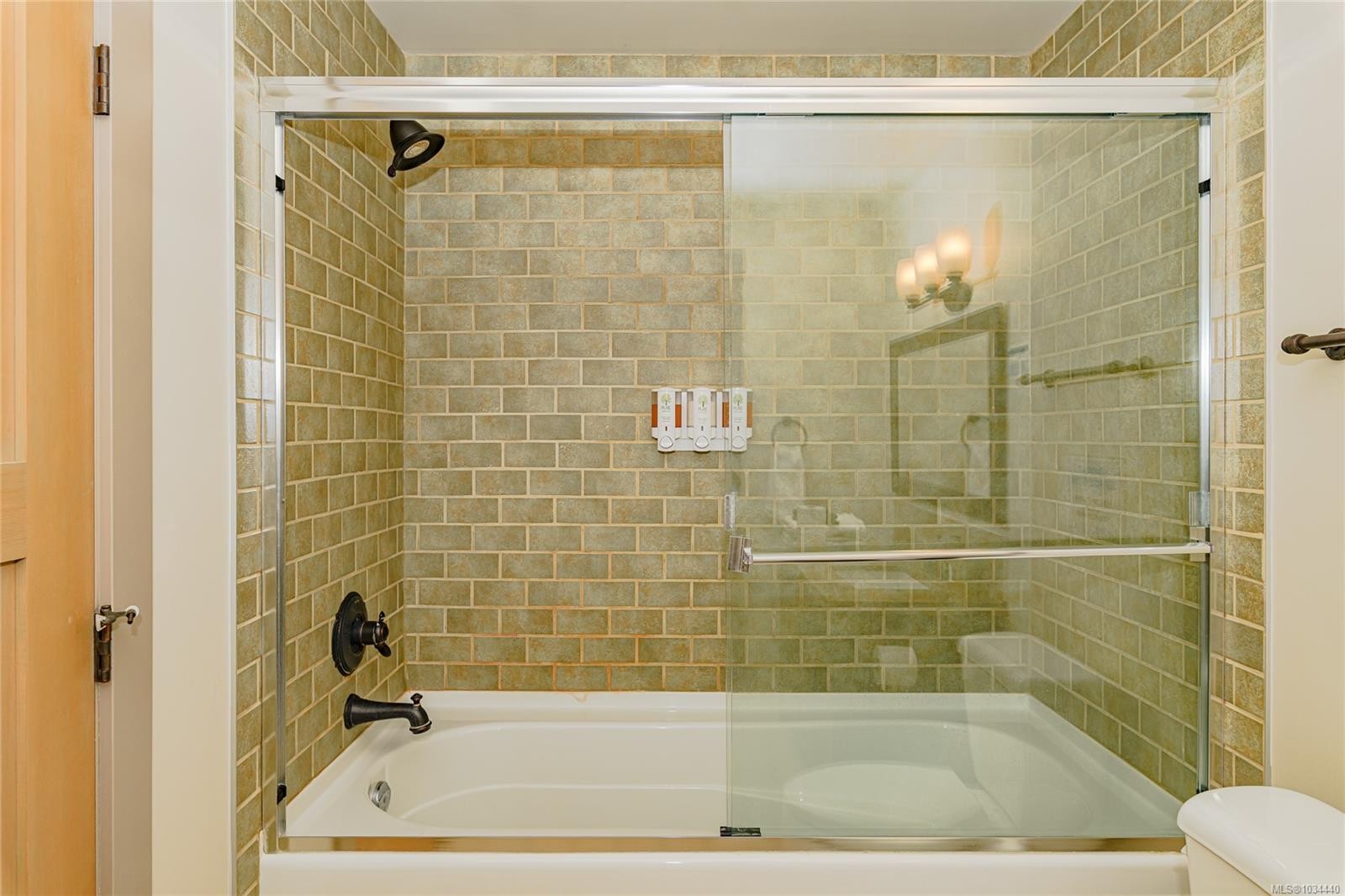









315


Robinson

Rd, 36,
Salt Spring,




BC
V8K 1P7

