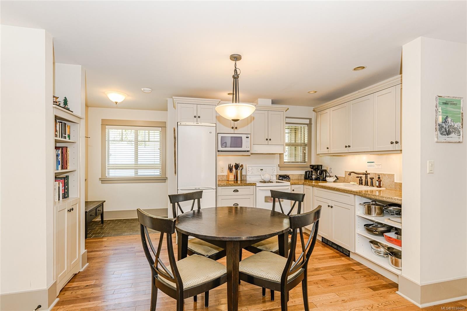 









315


Robinson

Rd, 36,
Salt Spring,




BC
V8K 1P7

