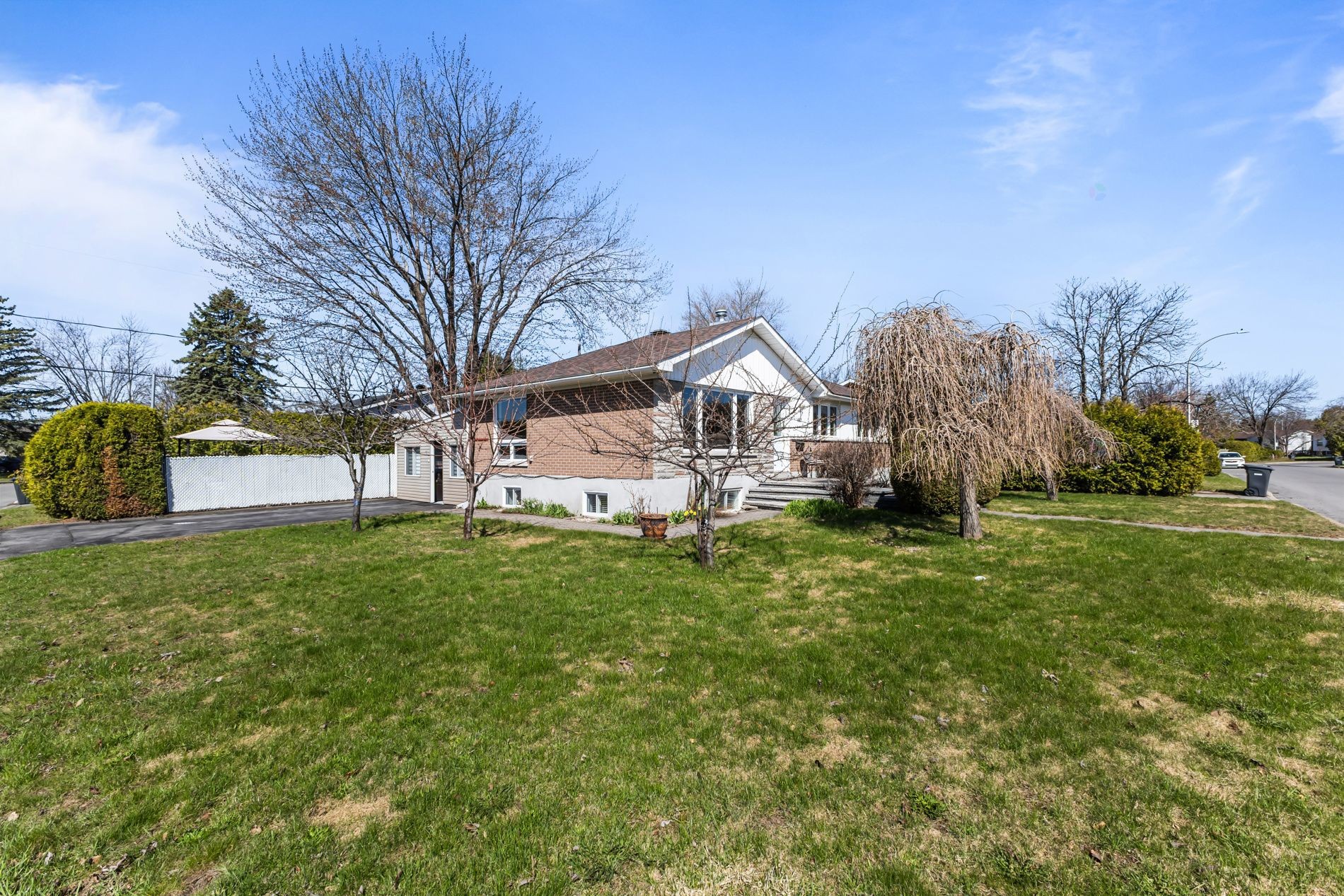 









467


Rue Flavien

,
Laval (Fabreville),




QC
H7P3A3

