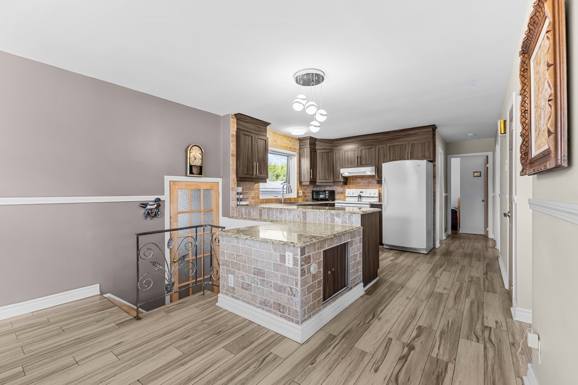 









467


Rue Flavien

,
Laval (Fabreville),




QC
H7P3A3

