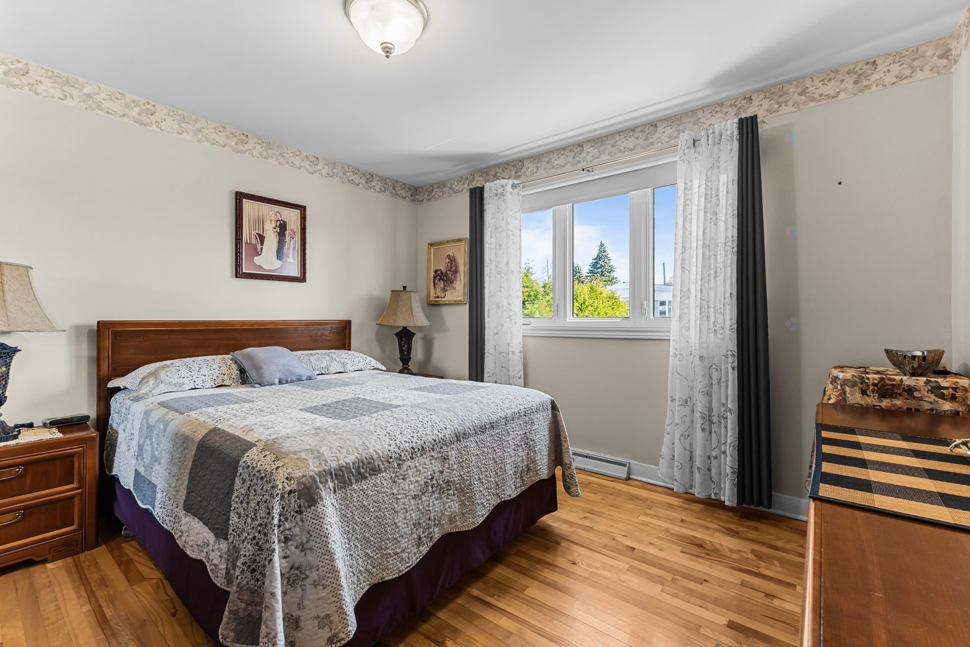 









467


Rue Flavien

,
Laval (Fabreville),




QC
H7P3A3

