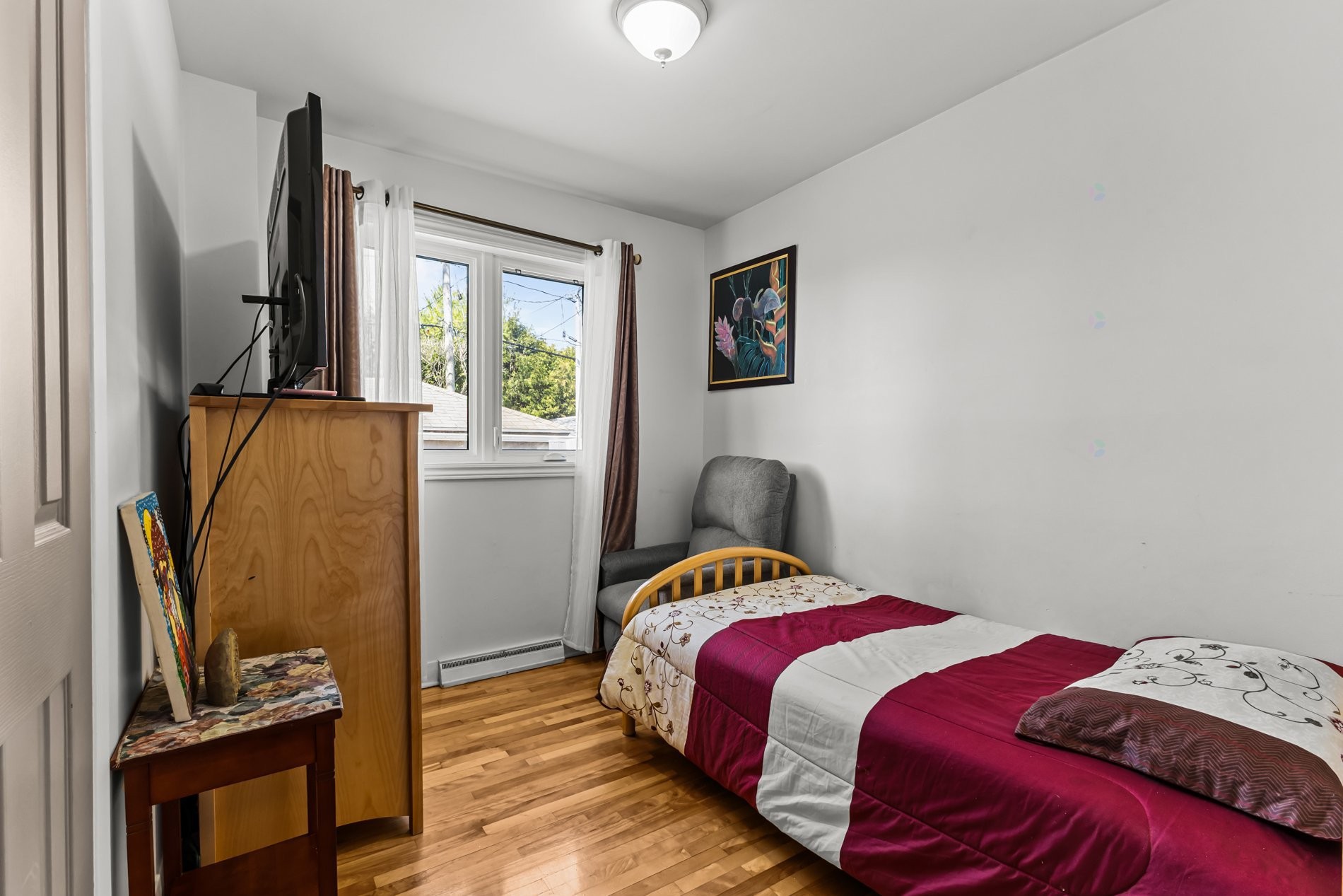 









467


Rue Flavien

,
Laval (Fabreville),




QC
H7P3A3

