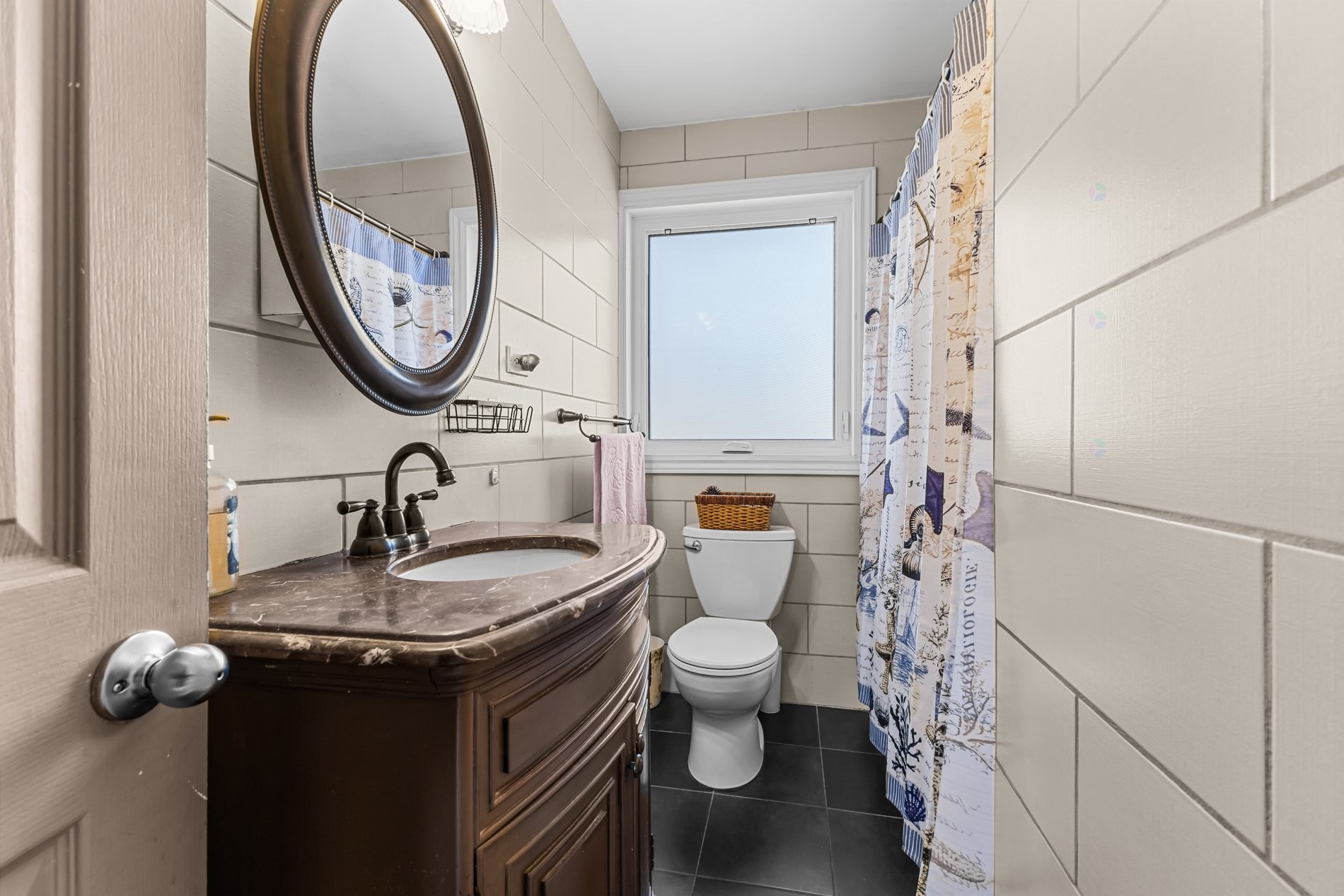 









467


Rue Flavien

,
Laval (Fabreville),




QC
H7P3A3


