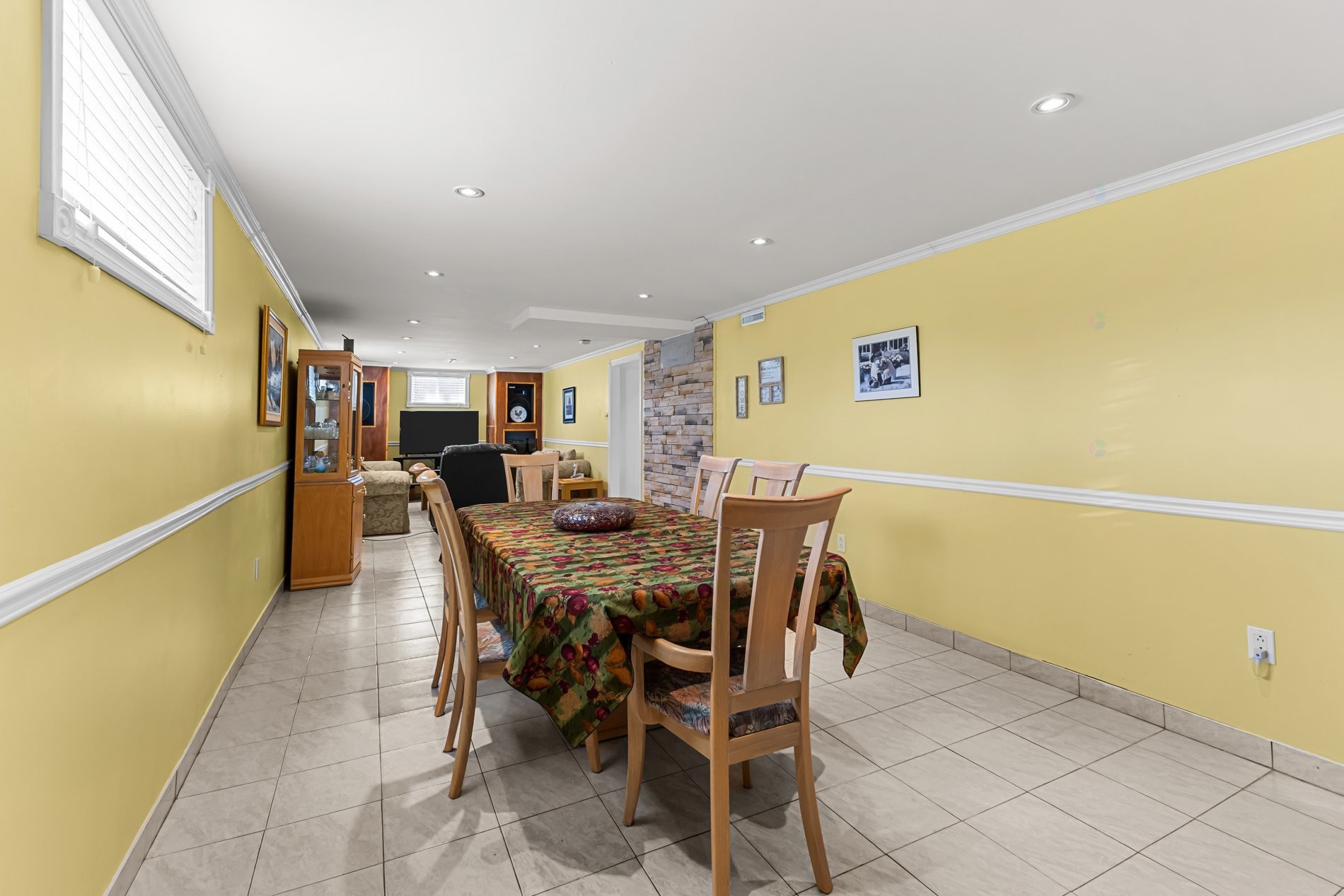









467


Rue Flavien

,
Laval (Fabreville),




QC
H7P3A3

