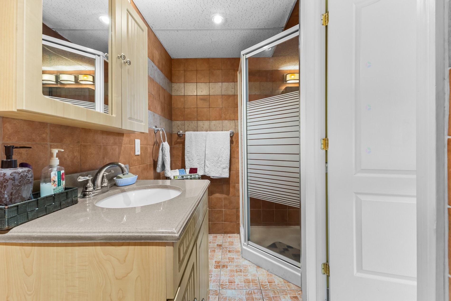 









467


Rue Flavien

,
Laval (Fabreville),




QC
H7P3A3

