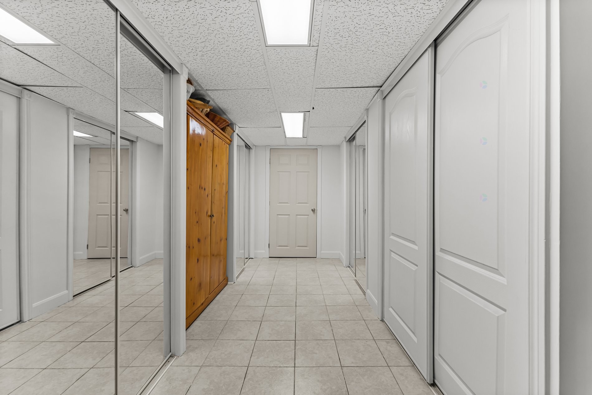 









467


Rue Flavien

,
Laval (Fabreville),




QC
H7P3A3

