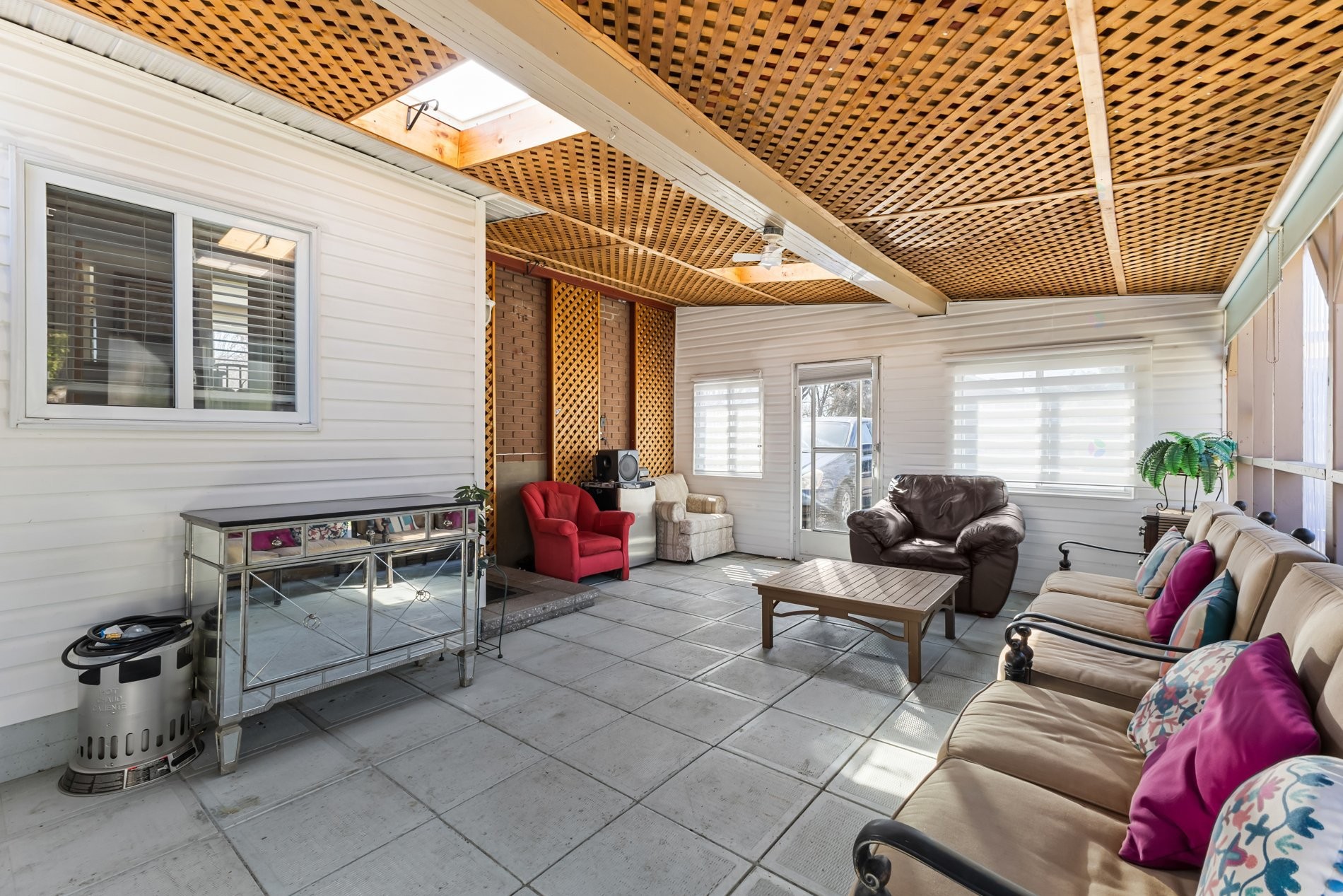 









467


Rue Flavien

,
Laval (Fabreville),




QC
H7P3A3

