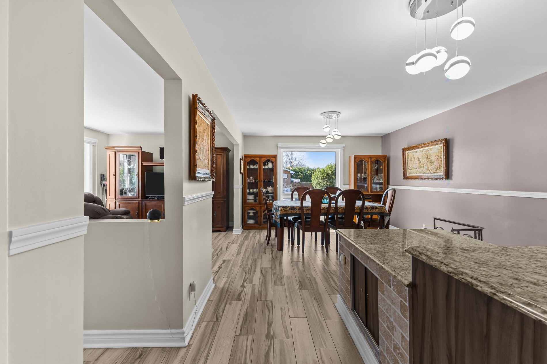 









467


Rue Flavien

,
Laval (Fabreville),




QC
H7P3A3


