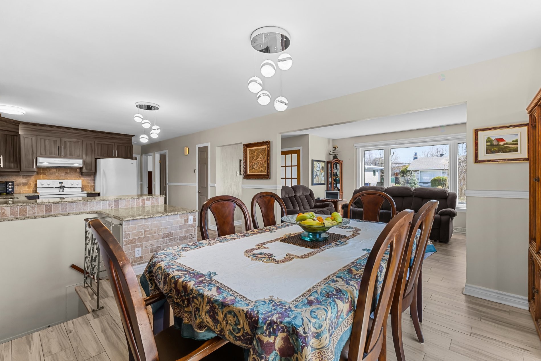 









467


Rue Flavien

,
Laval (Fabreville),




QC
H7P3A3

