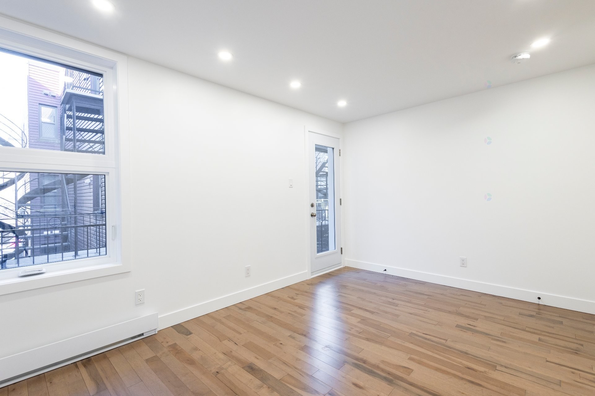 









2108


Rue Atateken

,
Montréal (Ville-Marie),




QC
H2L3L8

