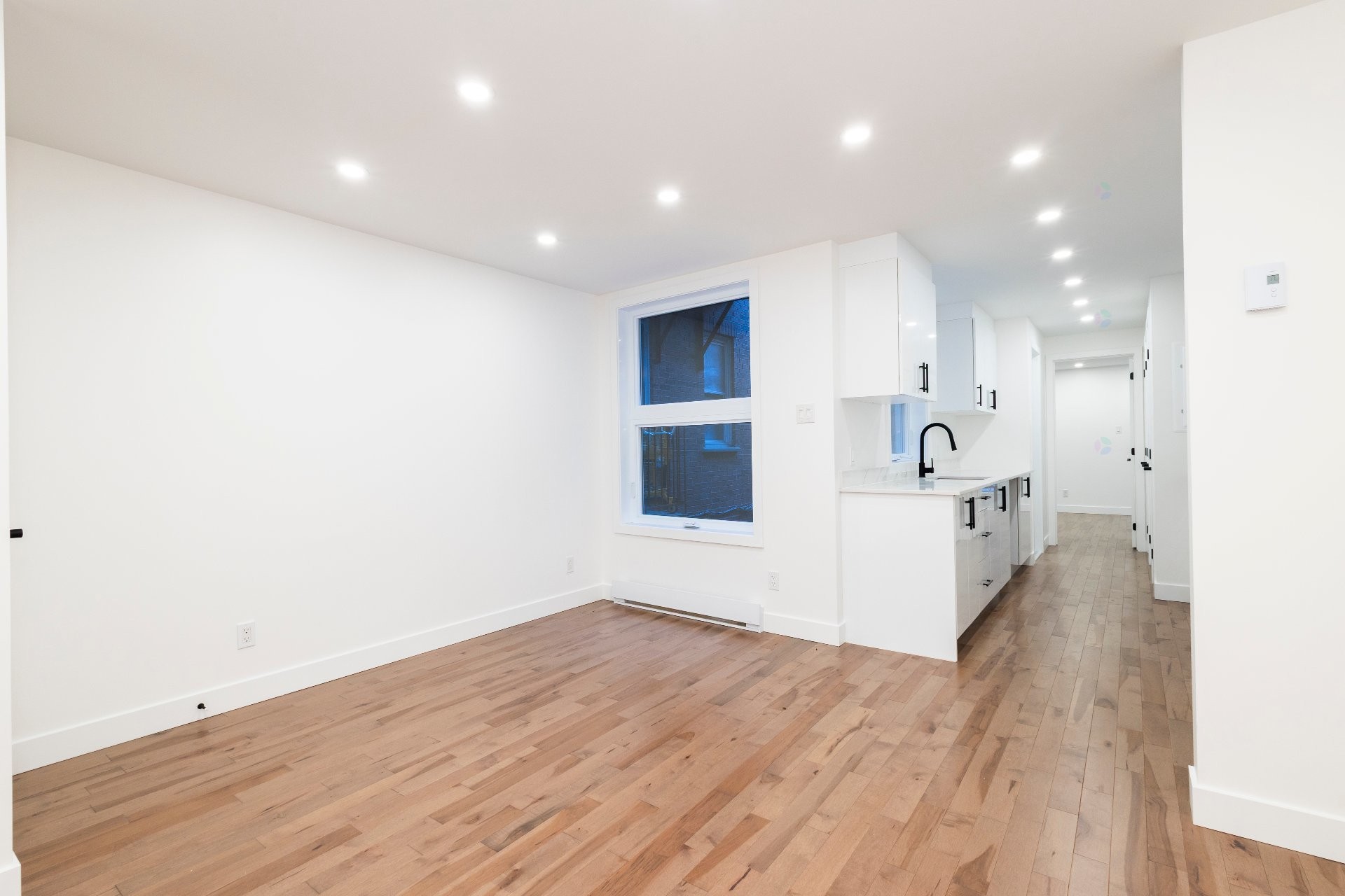 









2108


Rue Atateken

,
Montréal (Ville-Marie),




QC
H2L3L8

