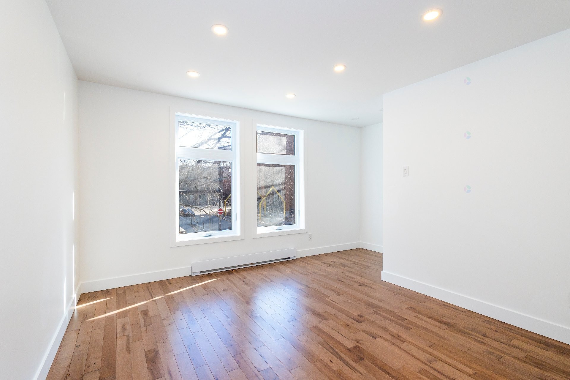 









2108


Rue Atateken

,
Montréal (Ville-Marie),




QC
H2L3L8

