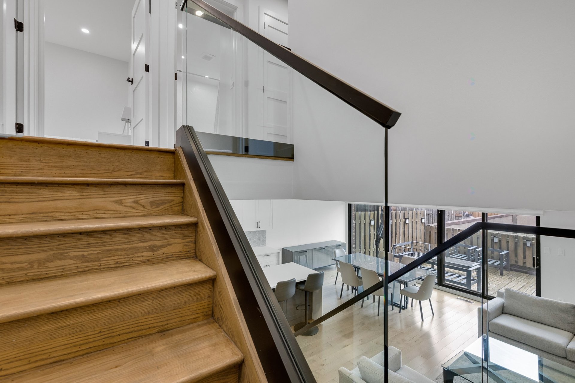 









5790


Av. Rembrandt

, PH4,
Côte-Saint-Luc,




QC
H4W2V2

