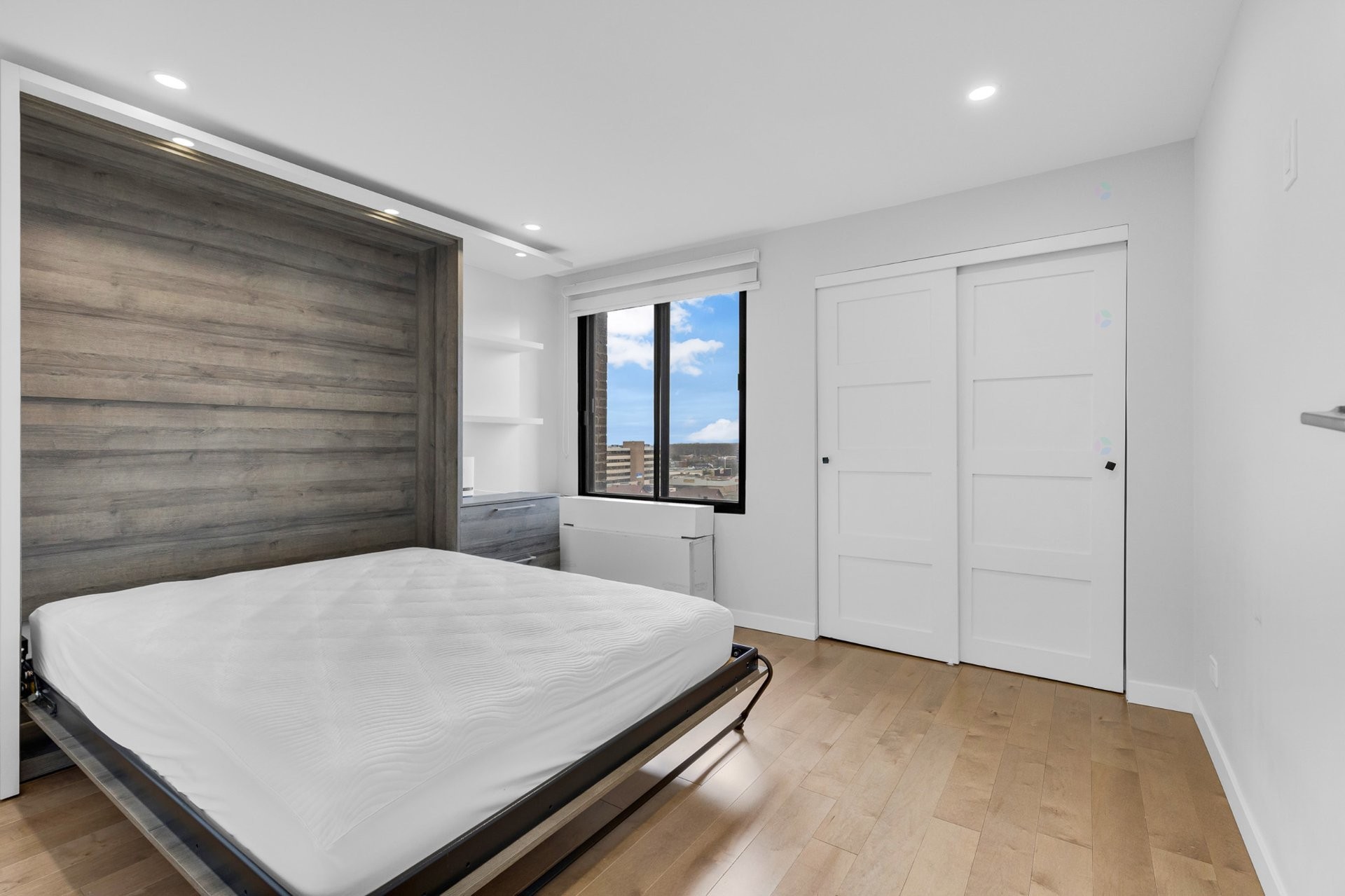 









5790


Av. Rembrandt

, PH4,
Côte-Saint-Luc,




QC
H4W2V2

