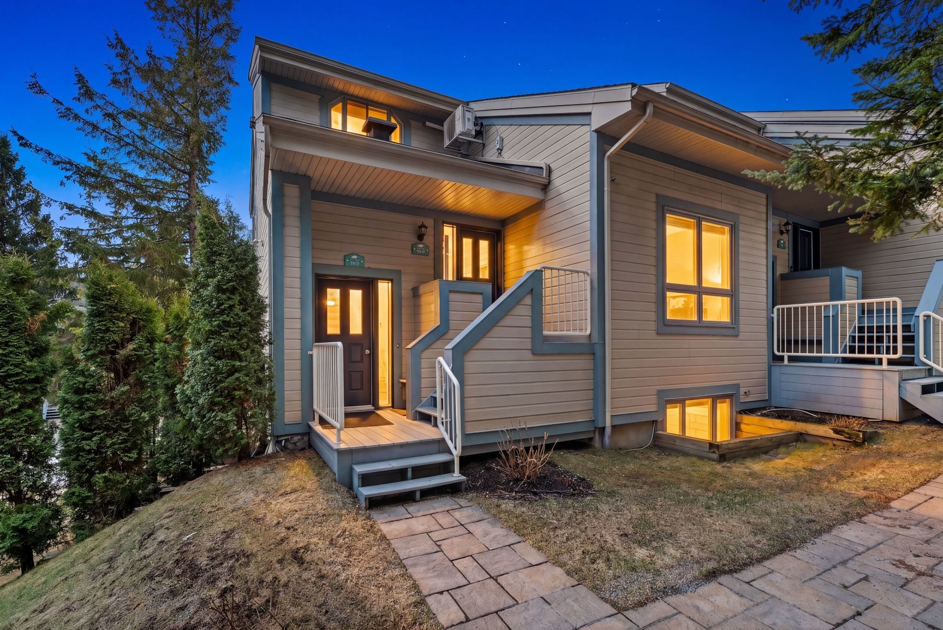 









782


Rue Principale

, 146,
Saint-Sauveur,




QC
J0R1R2

