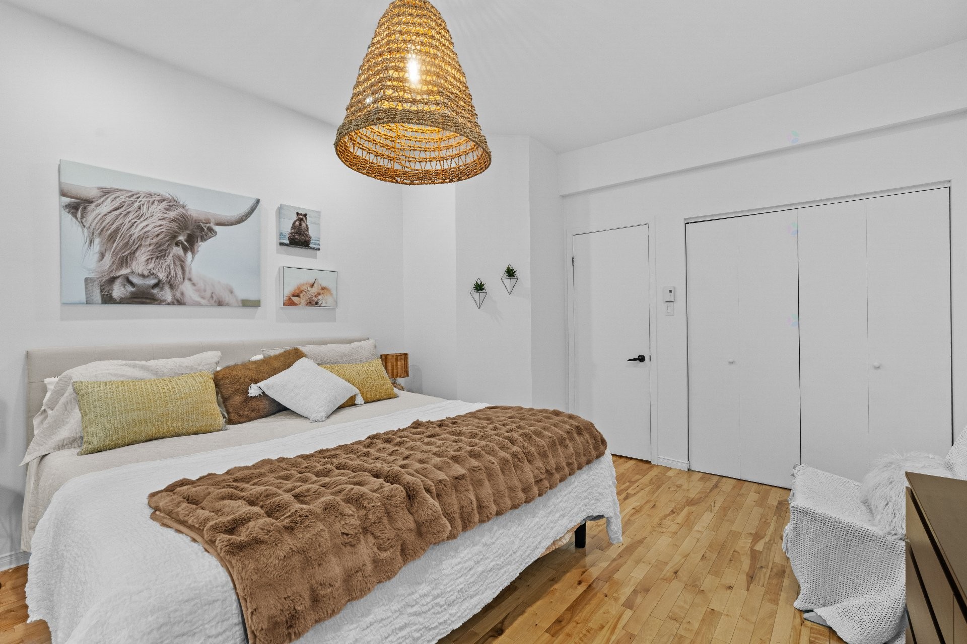 









782


Rue Principale

, 146,
Saint-Sauveur,




QC
J0R1R2

