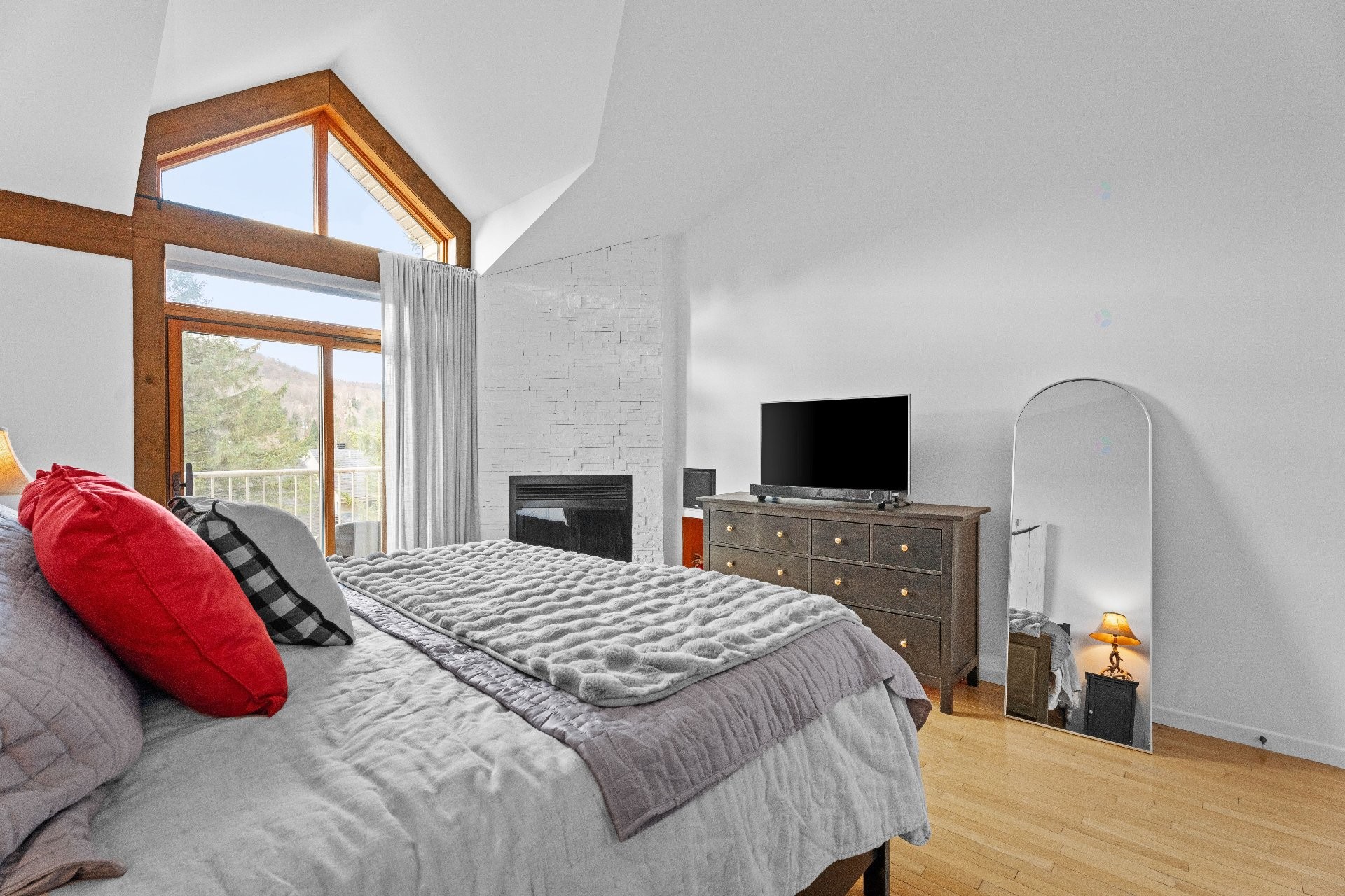 









782


Rue Principale

, 146,
Saint-Sauveur,




QC
J0R1R2

