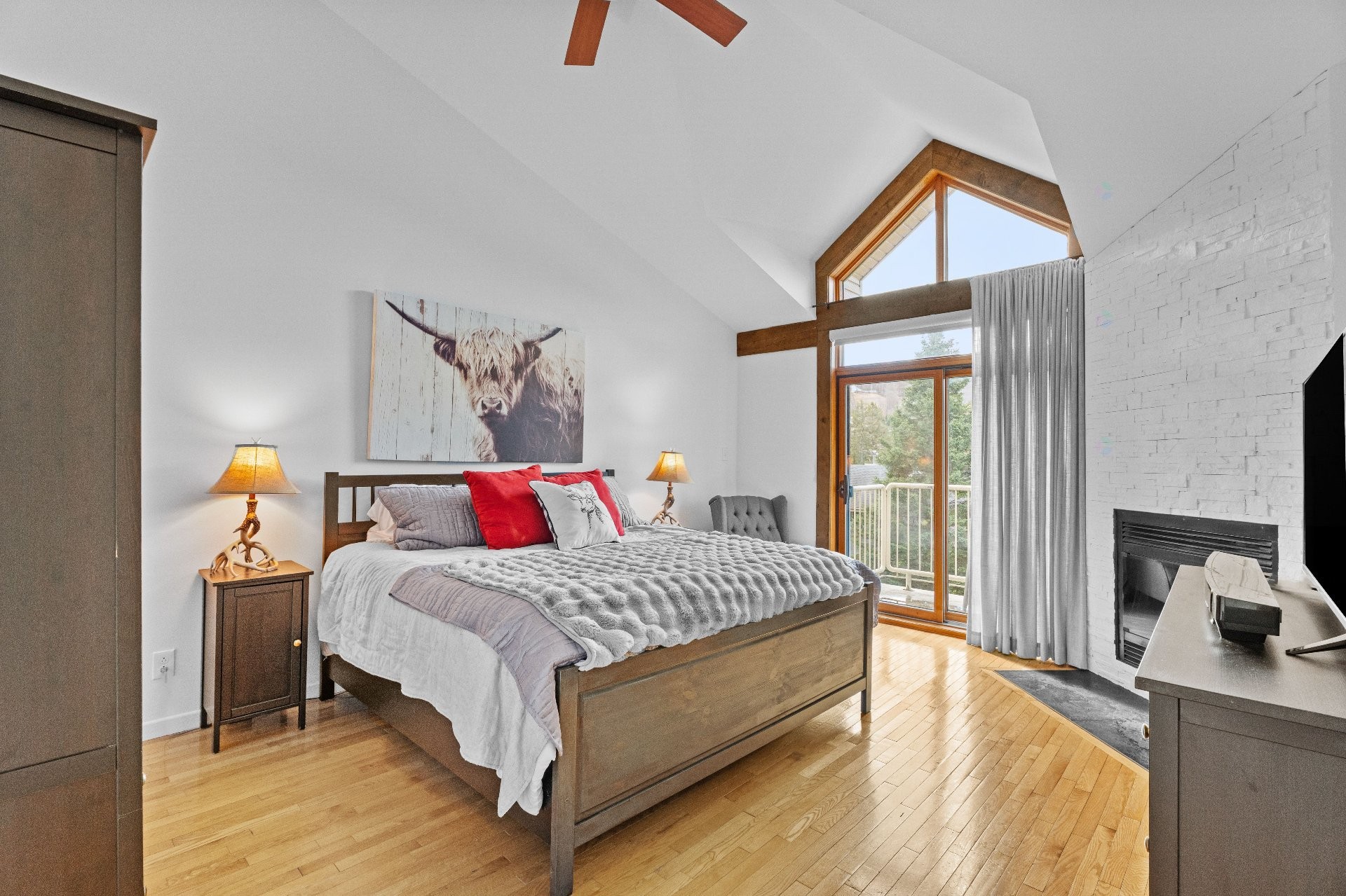 









782


Rue Principale

, 146,
Saint-Sauveur,




QC
J0R1R2

