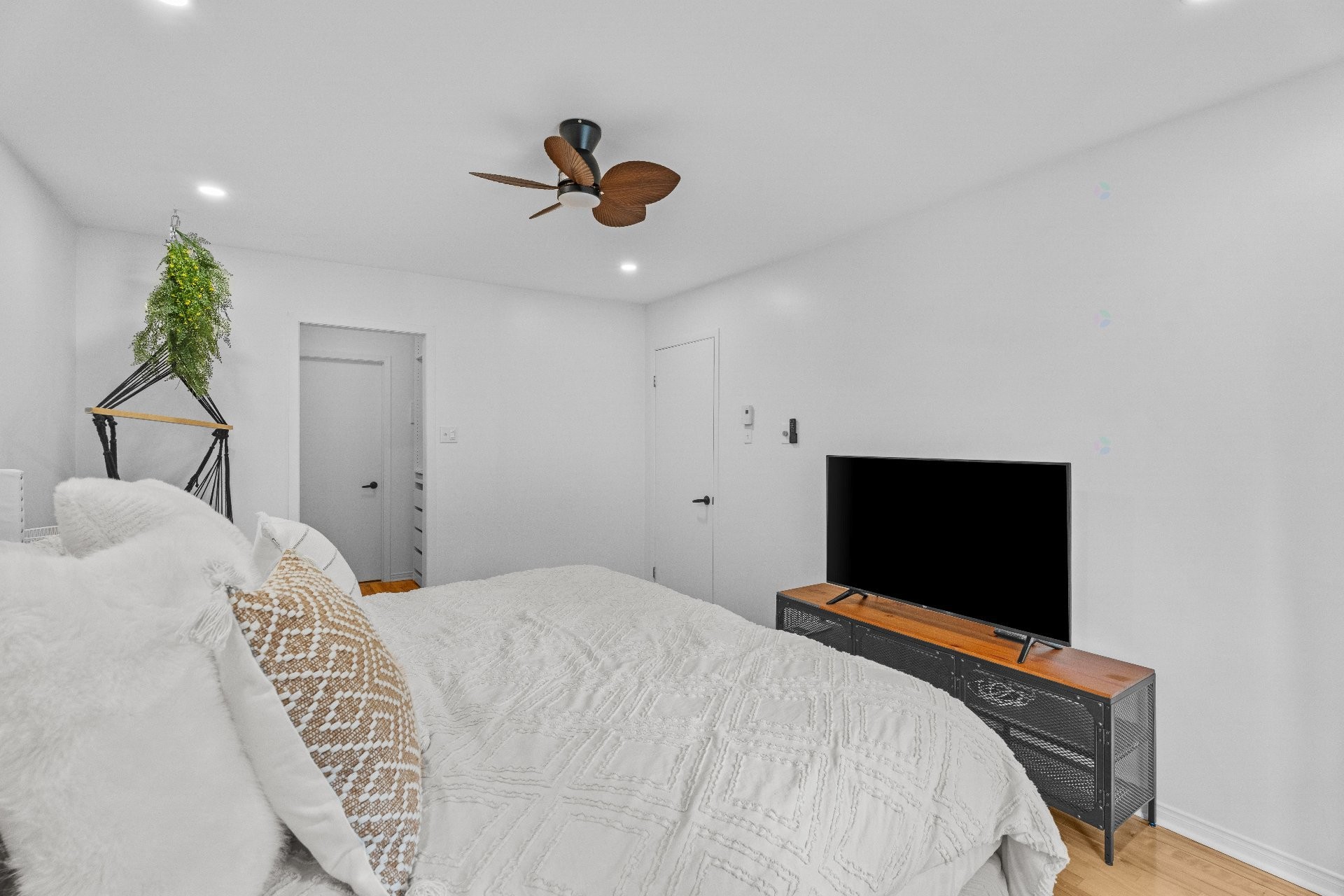 









782


Rue Principale

, 146,
Saint-Sauveur,




QC
J0R1R2

