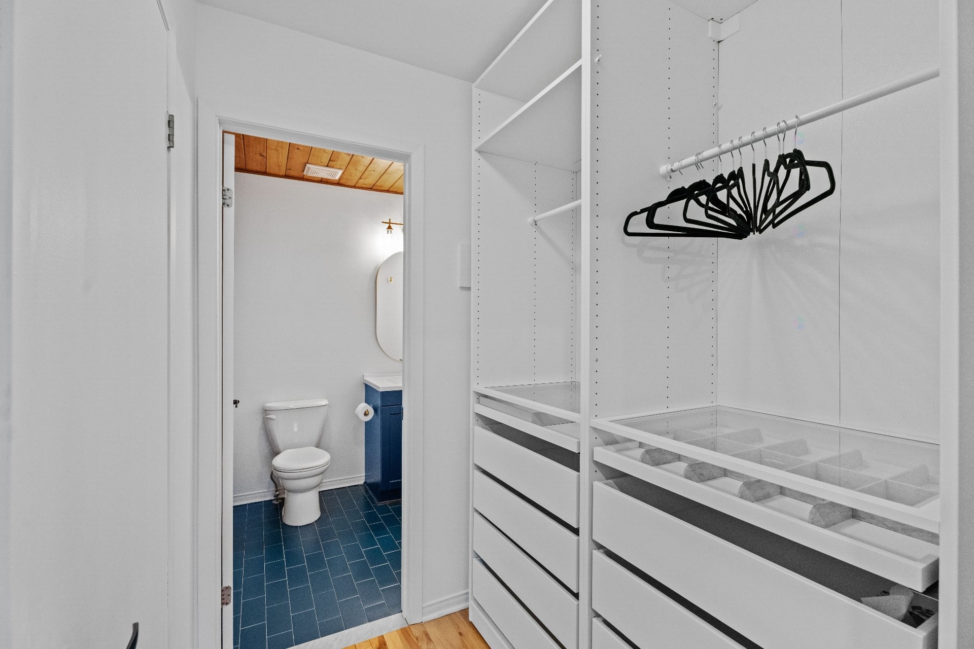 









782


Rue Principale

, 146,
Saint-Sauveur,




QC
J0R1R2

