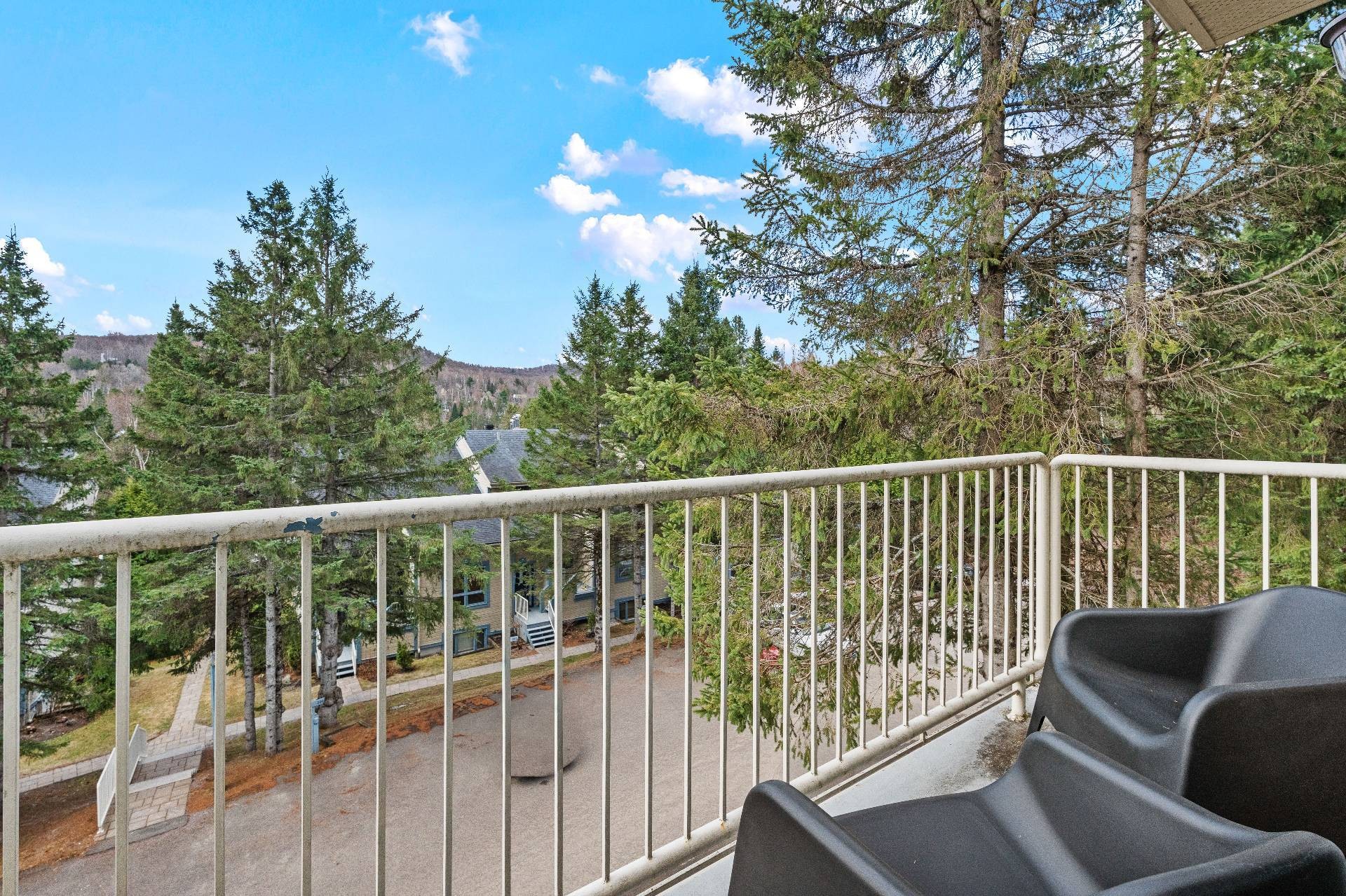 









782


Rue Principale

, 146,
Saint-Sauveur,




QC
J0R1R2


