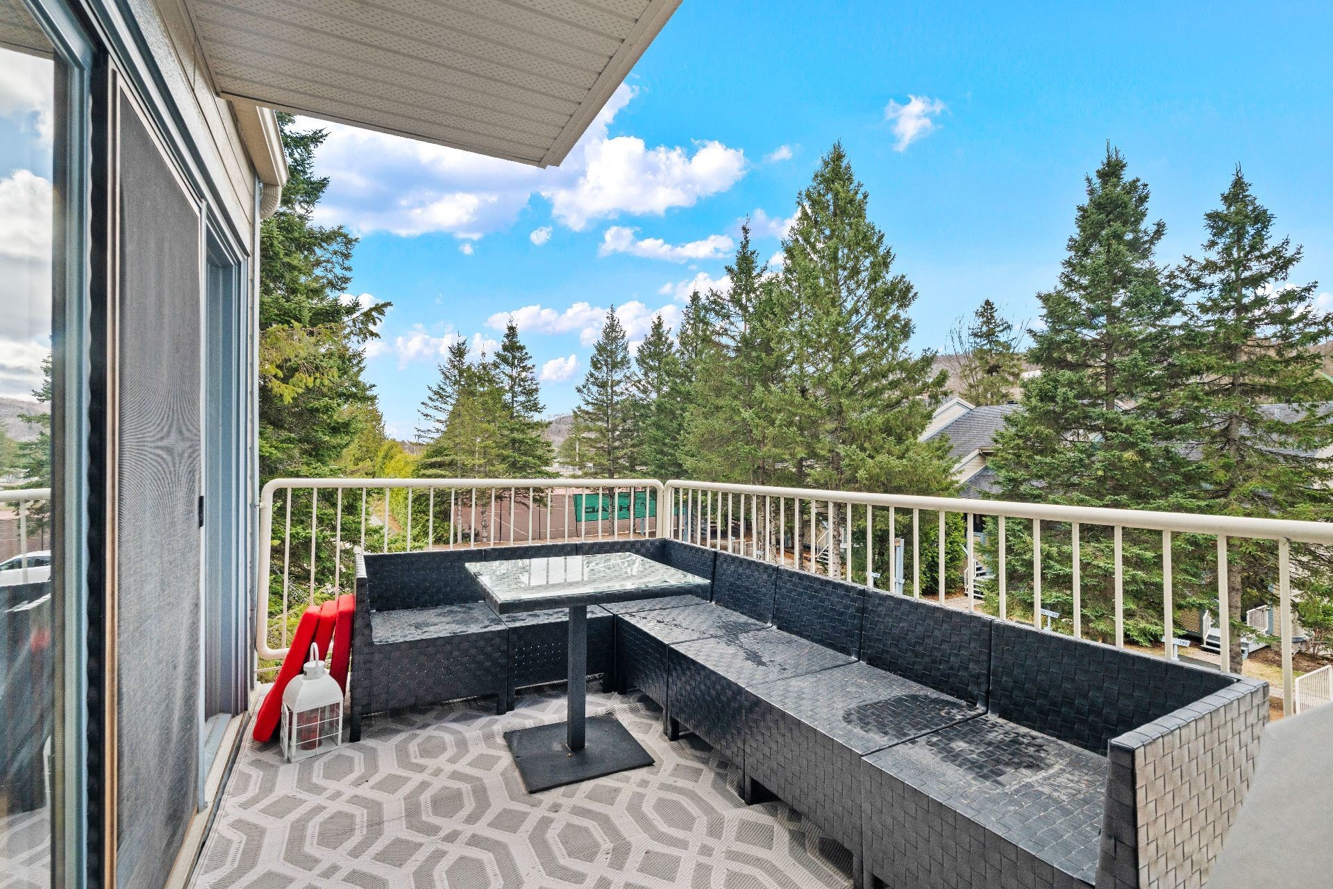 









782


Rue Principale

, 146,
Saint-Sauveur,




QC
J0R1R2

