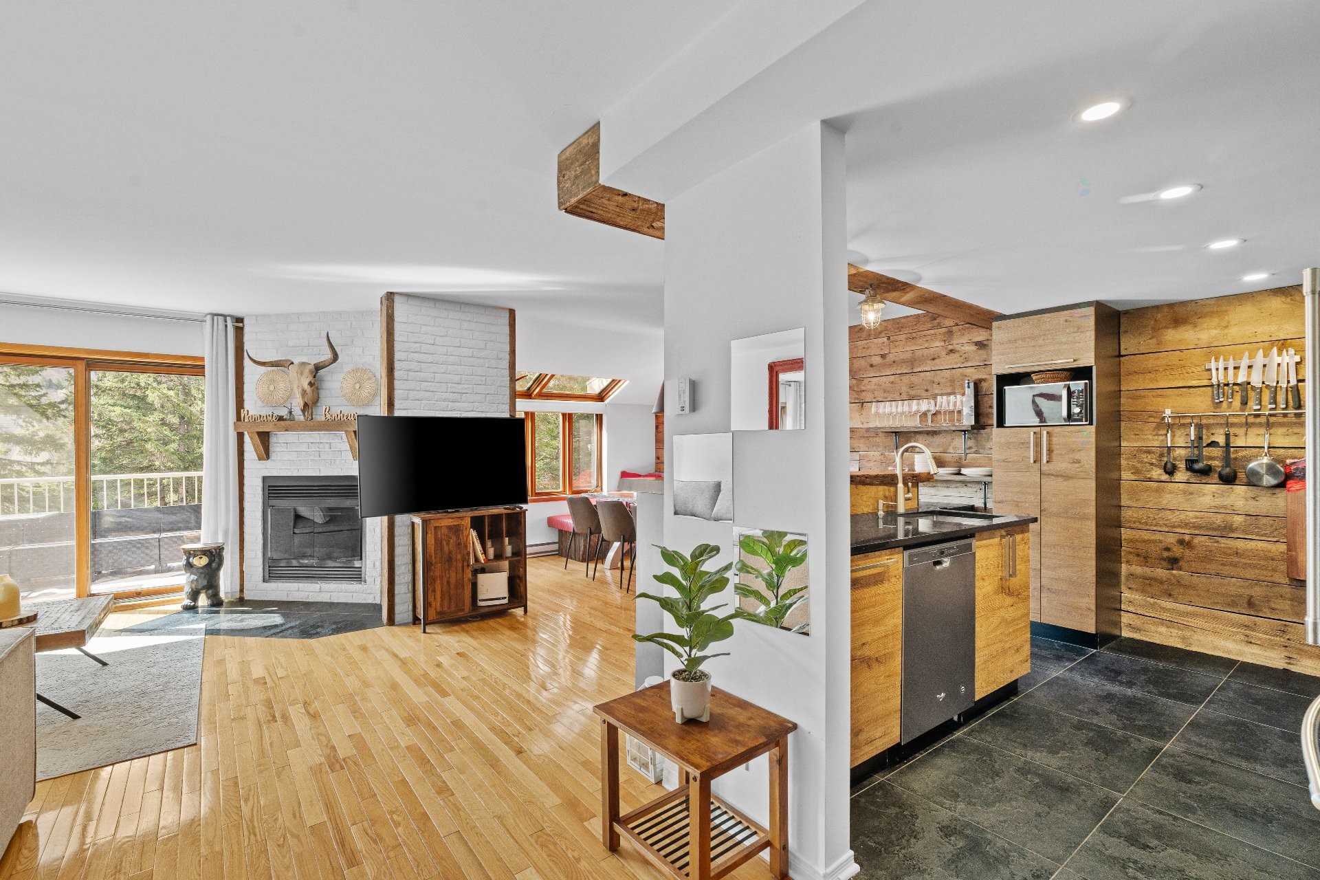 









782


Rue Principale

, 146,
Saint-Sauveur,




QC
J0R1R2

